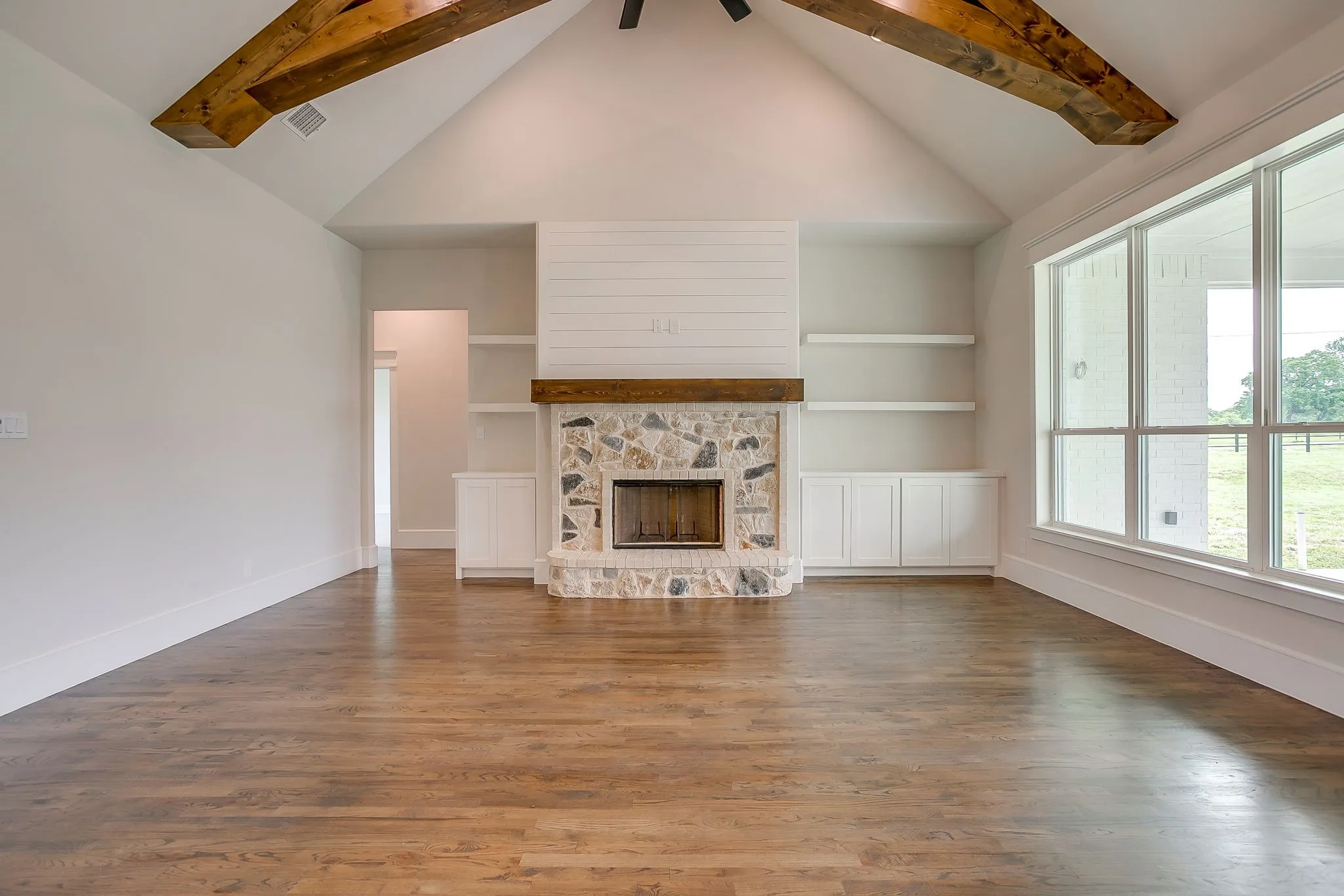 Single Family Residence For Sale in Parker County , 1001 Magnolia Court, Springtown, Texas 76082, 3 Bedroom, 3 Bathroom, 3 Garage spaces, 2,588 Sqft, built in 2025, mls#21373867, Real Estate Agent in Springtown, Homes For Sale in Parker county, Homes For Sale in Springtown, Realtor in Springtown Texas, Real Estate Brokerage Independent Realty Texas, Luminita Cordes Realtor