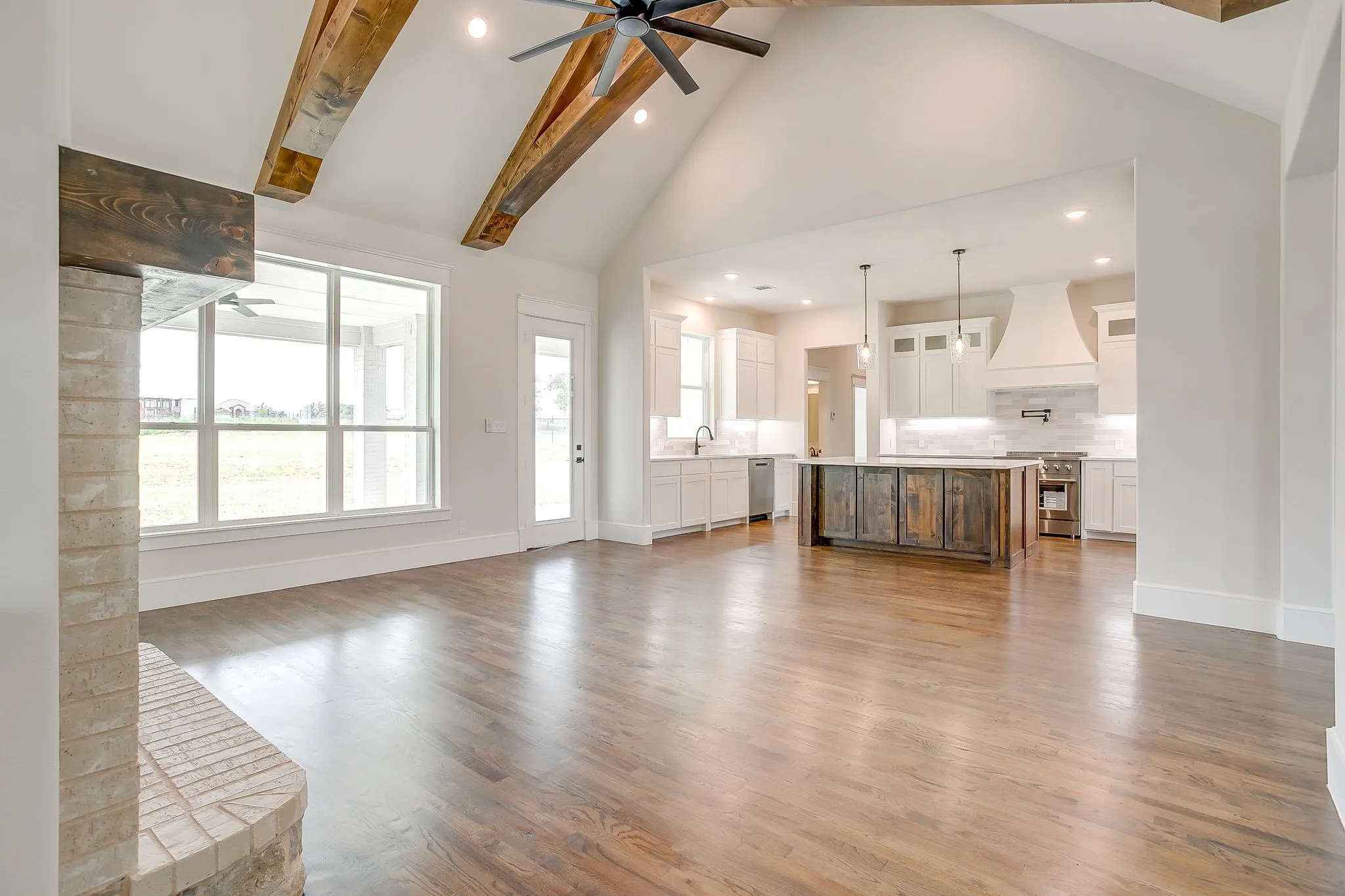 Single Family Residence For Sale in Parker County , 1001 Magnolia Court, Springtown, Texas 76082, 3 Bedroom, 3 Bathroom, 3 Garage spaces, 2,588 Sqft, built in 2025, mls#21373867, Real Estate Agent in Springtown, Homes For Sale in Parker county, Homes For Sale in Springtown, Realtor in Springtown Texas, Real Estate Brokerage Independent Realty Texas, Luminita Cordes Realtor