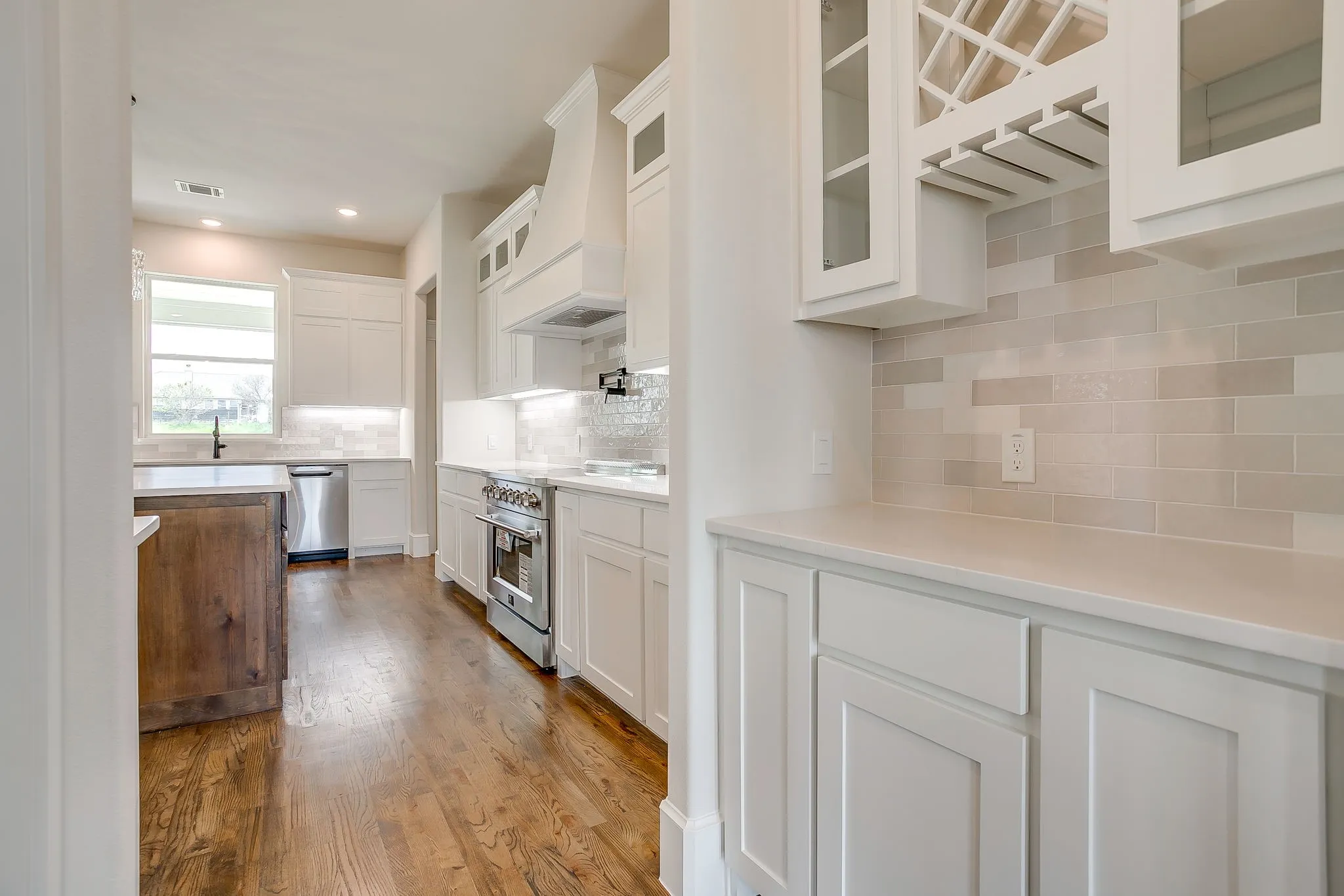 Single Family Residence For Sale in Parker County , 1001 Magnolia Court, Springtown, Texas 76082, 3 Bedroom, 3 Bathroom, 3 Garage spaces, 2,588 Sqft, built in 2025, mls#21373867, Real Estate Agent in Springtown, Homes For Sale in Parker county, Homes For Sale in Springtown, Realtor in Springtown Texas, Real Estate Brokerage Independent Realty Texas, Luminita Cordes Realtor