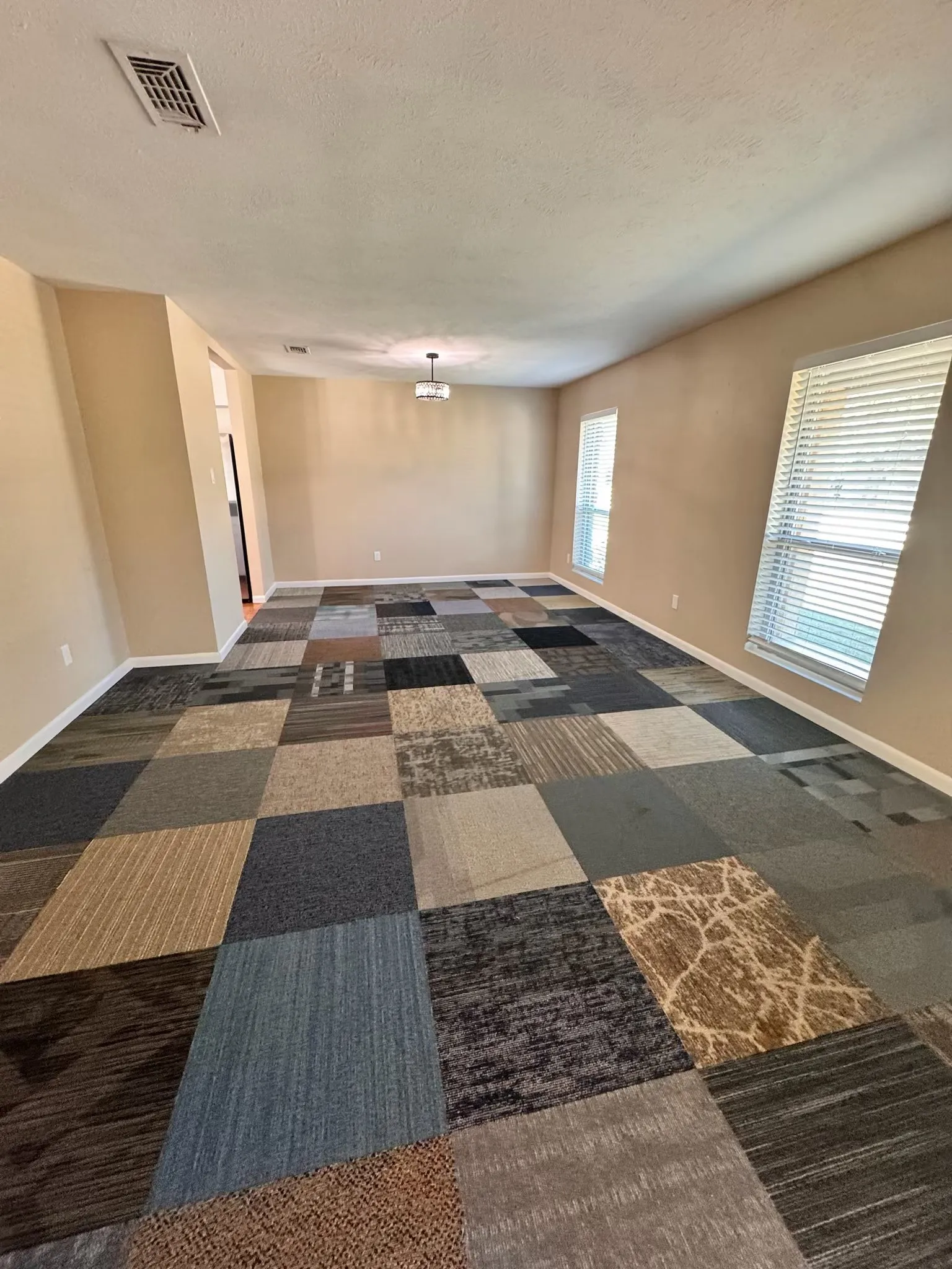 Single Family Residence For Rent in Tarrant County , 1710 Cresthaven Drive, Pantego, Texas 76013, 3 Bedroom, 2 Bathroom, 2 Garage spaces, 1,964 Sqft, built in 1964, mls#21373962, Real Estate Agent in Pantego, Homes For Rent in Tarrant county, Homes For Rent in Pantego, Realtor in Pantego Texas, Real Estate Brokerage Independent Realty Texas, Luminita Cordes Realtor