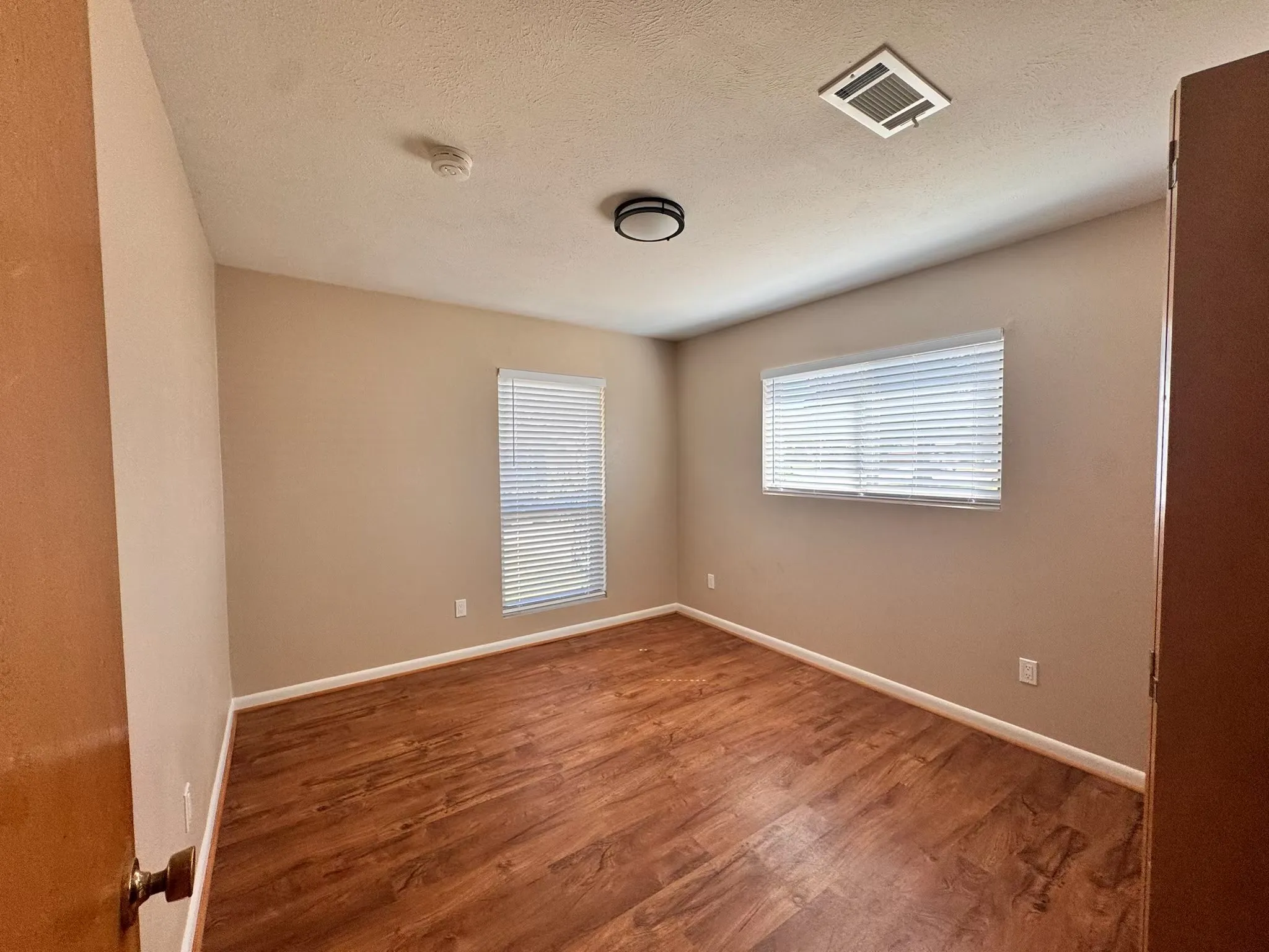 Single Family Residence For Rent in Tarrant County , 1710 Cresthaven Drive, Pantego, Texas 76013, 3 Bedroom, 2 Bathroom, 2 Garage spaces, 1,964 Sqft, built in 1964, mls#21373962, Real Estate Agent in Pantego, Homes For Rent in Tarrant county, Homes For Rent in Pantego, Realtor in Pantego Texas, Real Estate Brokerage Independent Realty Texas, Luminita Cordes Realtor