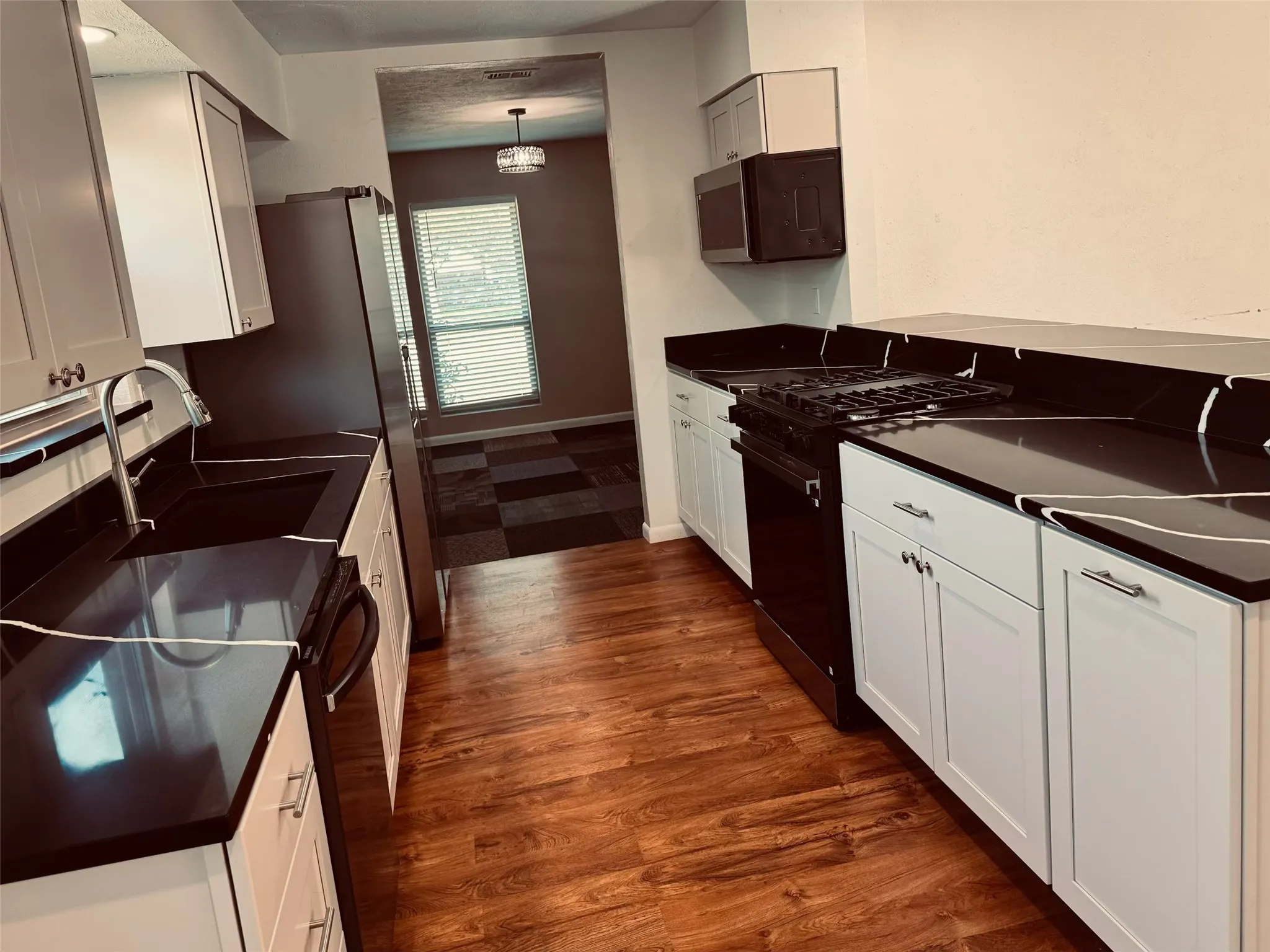 Single Family Residence For Rent in Tarrant County , 1710 Cresthaven Drive, Pantego, Texas 76013, 3 Bedroom, 2 Bathroom, 2 Garage spaces, 1,964 Sqft, built in 1964, mls#21373962, Real Estate Agent in Pantego, Homes For Rent in Tarrant county, Homes For Rent in Pantego, Realtor in Pantego Texas, Real Estate Brokerage Independent Realty Texas, Luminita Cordes Realtor