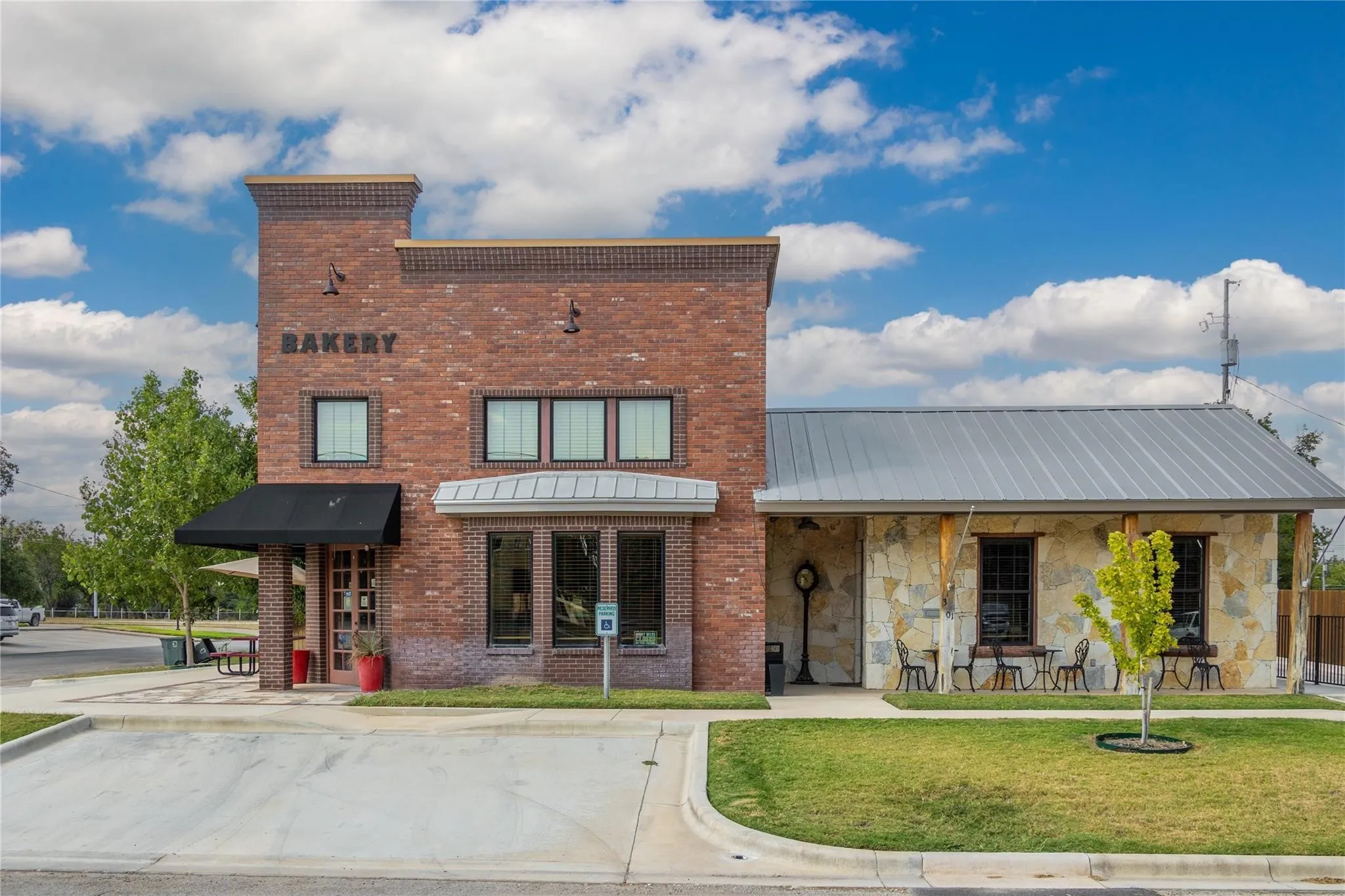 Business For Sale in San Saba County , 301 E Brown Street, San Saba, Texas 76877, 0, 0, Garage spaces, 0 Sqft, built in 2018, mls#21373968, Real Estate Agent in San Saba, Homes For Sale in San Saba county, Homes For Sale in San Saba, Realtor in San Saba Texas, Real Estate Brokerage Independent Realty Texas, Luminita Cordes Realtor