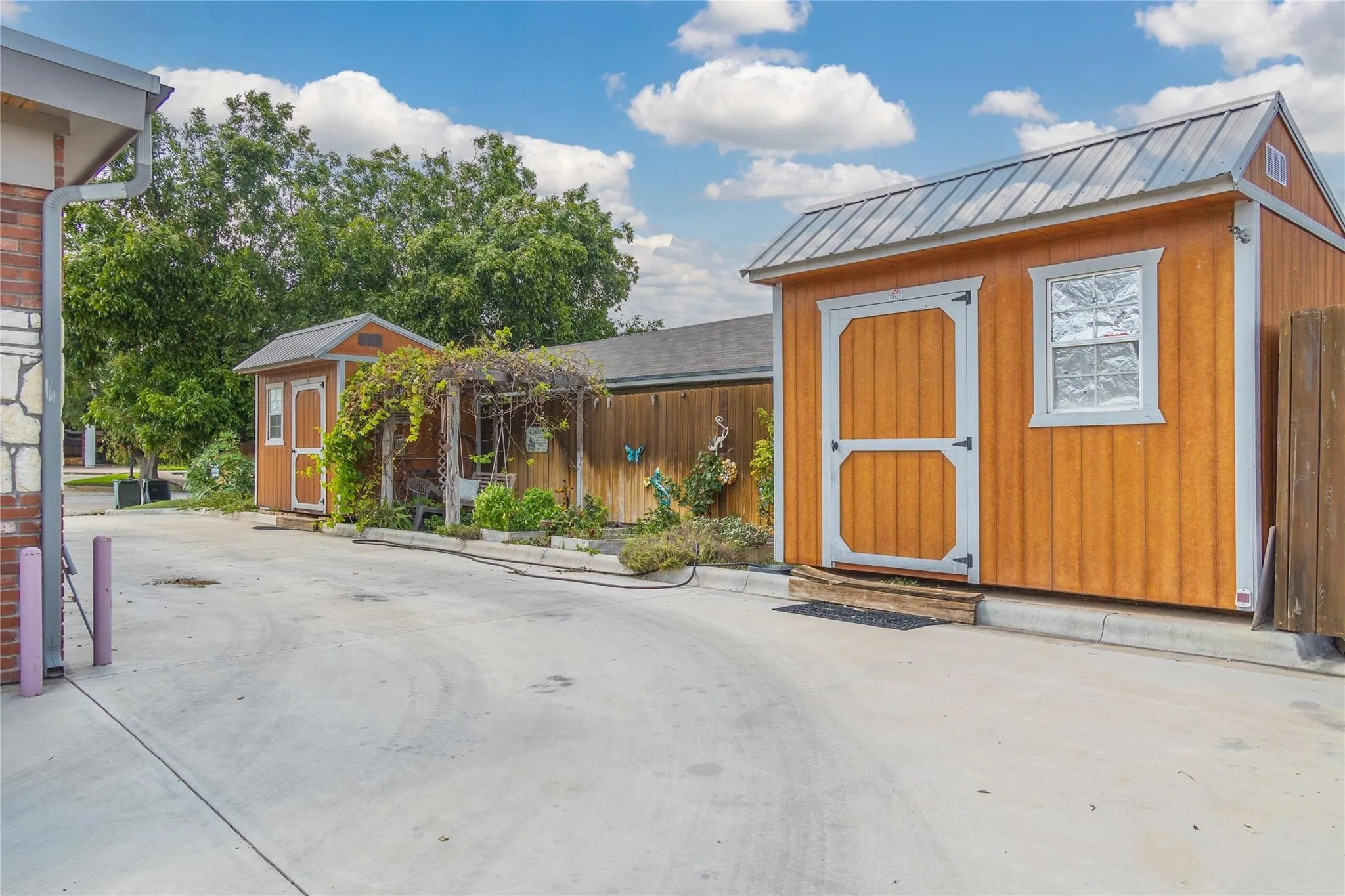 Business For Sale in San Saba County , 301 E Brown Street, San Saba, Texas 76877, 0, 0, Garage spaces, 0 Sqft, built in 2018, mls#21373968, Real Estate Agent in San Saba, Homes For Sale in San Saba county, Homes For Sale in San Saba, Realtor in San Saba Texas, Real Estate Brokerage Independent Realty Texas, Luminita Cordes Realtor