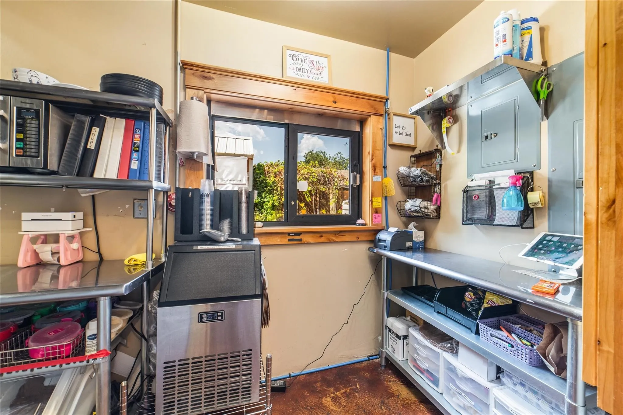Business For Sale in San Saba County , 301 E Brown Street, San Saba, Texas 76877, 0, 0, Garage spaces, 0 Sqft, built in 2018, mls#21373968, Real Estate Agent in San Saba, Homes For Sale in San Saba county, Homes For Sale in San Saba, Realtor in San Saba Texas, Real Estate Brokerage Independent Realty Texas, Luminita Cordes Realtor