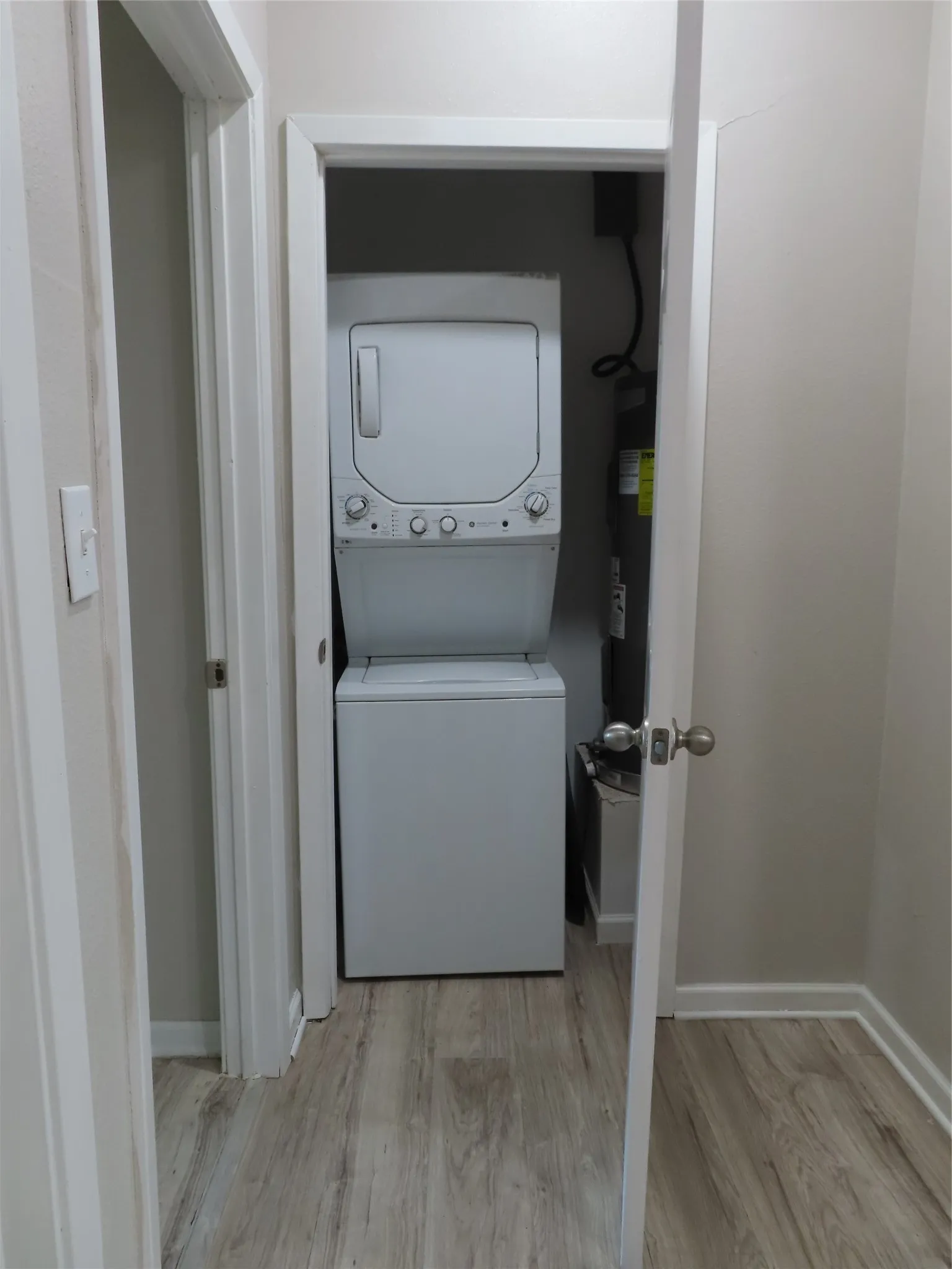 Duplex For Rent in Tarrant County , 1017 E Cannon Street, Fort Worth, Texas 76104, 2 Bedroom, 1 Bathroom, Garage spaces, 672 Sqft, built in 1937, mls#21373969, Real Estate Agent in Fort Worth, Homes For Rent in Tarrant county, Homes For Rent in Fort Worth, Realtor in Fort Worth Texas, Real Estate Brokerage Independent Realty Texas, Luminita Cordes Realtor