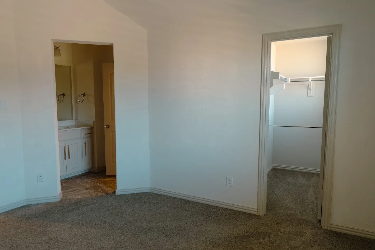 Single Family Residence For Rent in Denton County , 2417 Mare Road, Carrollton, Texas 75010, 4 Bedroom, 4 Bathroom, 2 Garage spaces, 4,075 Sqft, built in 2017, mls#21372820, Real Estate Agent in Carrollton, Homes For Rent in Denton county, Homes For Rent in Carrollton, Realtor in Carrollton Texas, Real Estate Brokerage Independent Realty Texas, Luminita Cordes Realtor