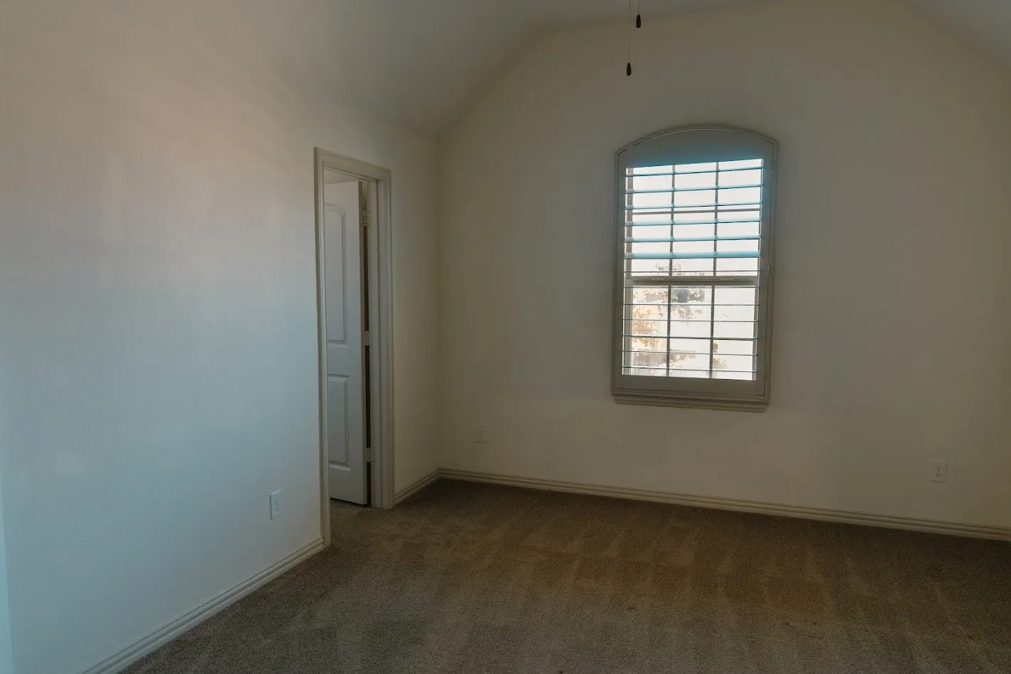 Single Family Residence For Rent in Denton County , 2417 Mare Road, Carrollton, Texas 75010, 4 Bedroom, 4 Bathroom, 2 Garage spaces, 4,075 Sqft, built in 2017, mls#21372820, Real Estate Agent in Carrollton, Homes For Rent in Denton county, Homes For Rent in Carrollton, Realtor in Carrollton Texas, Real Estate Brokerage Independent Realty Texas, Luminita Cordes Realtor
