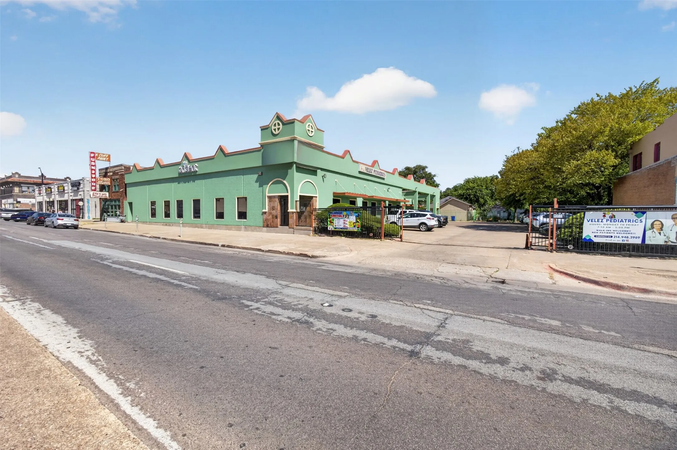 Office For Sale in Dallas County , 817 W Jefferson Boulevard, Dallas, Texas 75208, 0, 0, Garage spaces, 11,001 Sqft, built in 1983, mls#21363318, Real Estate Agent in Dallas, Homes For Sale in Dallas county, Homes For Sale in Dallas, Realtor in Dallas Texas, Real Estate Brokerage Independent Realty Texas, Luminita Cordes Realtor