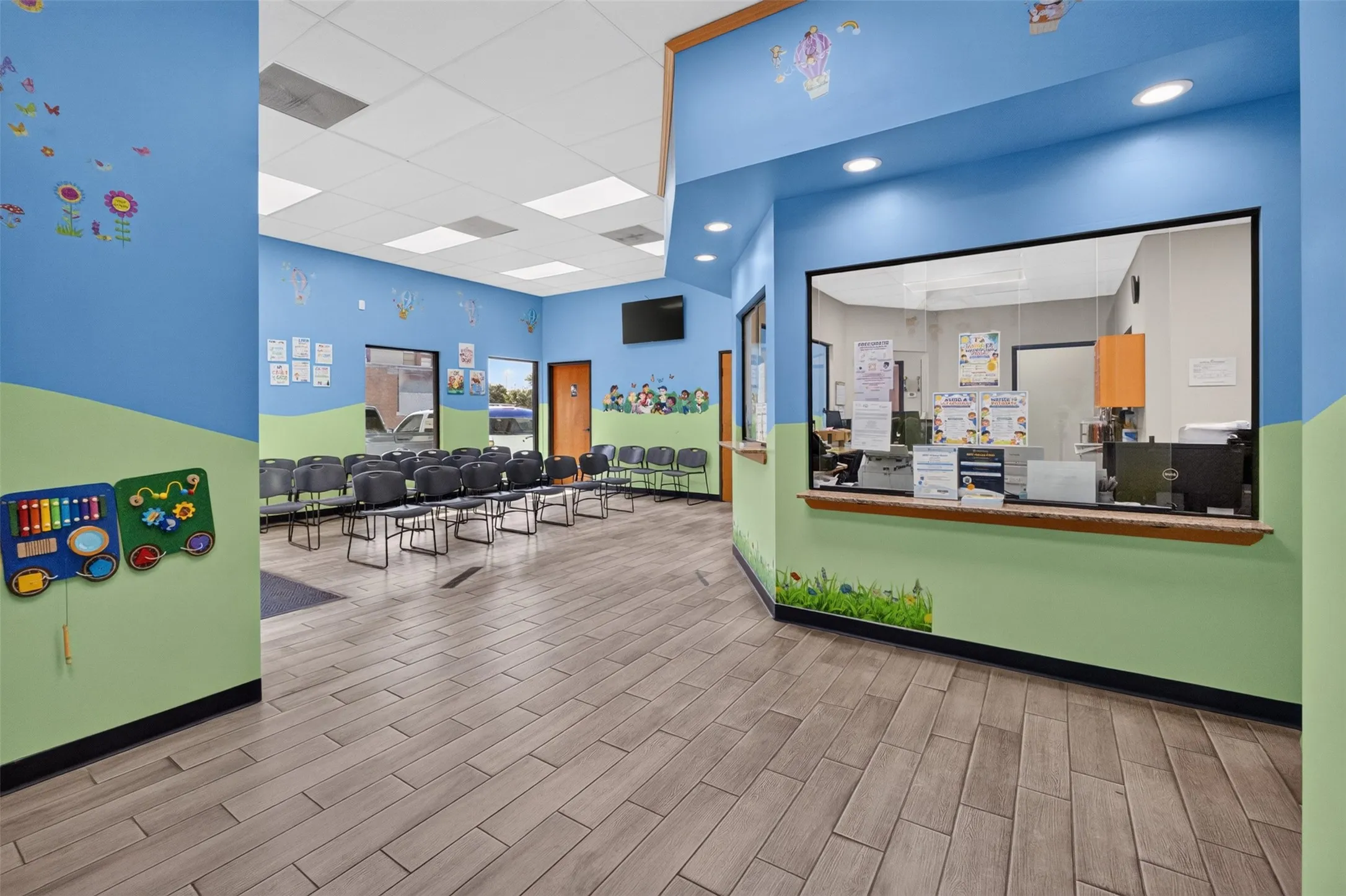 WAITING AND RECEPTIONIST AREA
