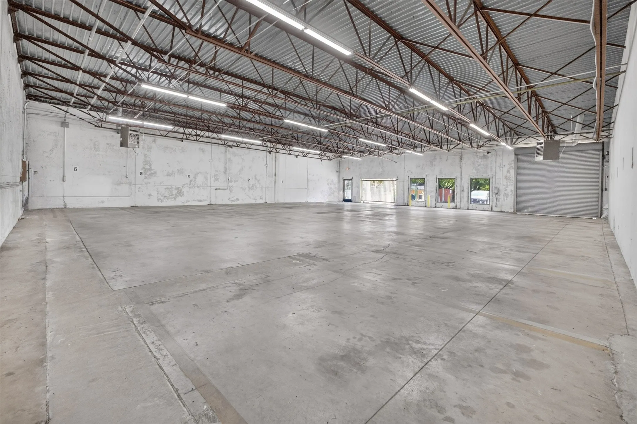 WAREHOUSE/FLEX ROOM/ STORAGE