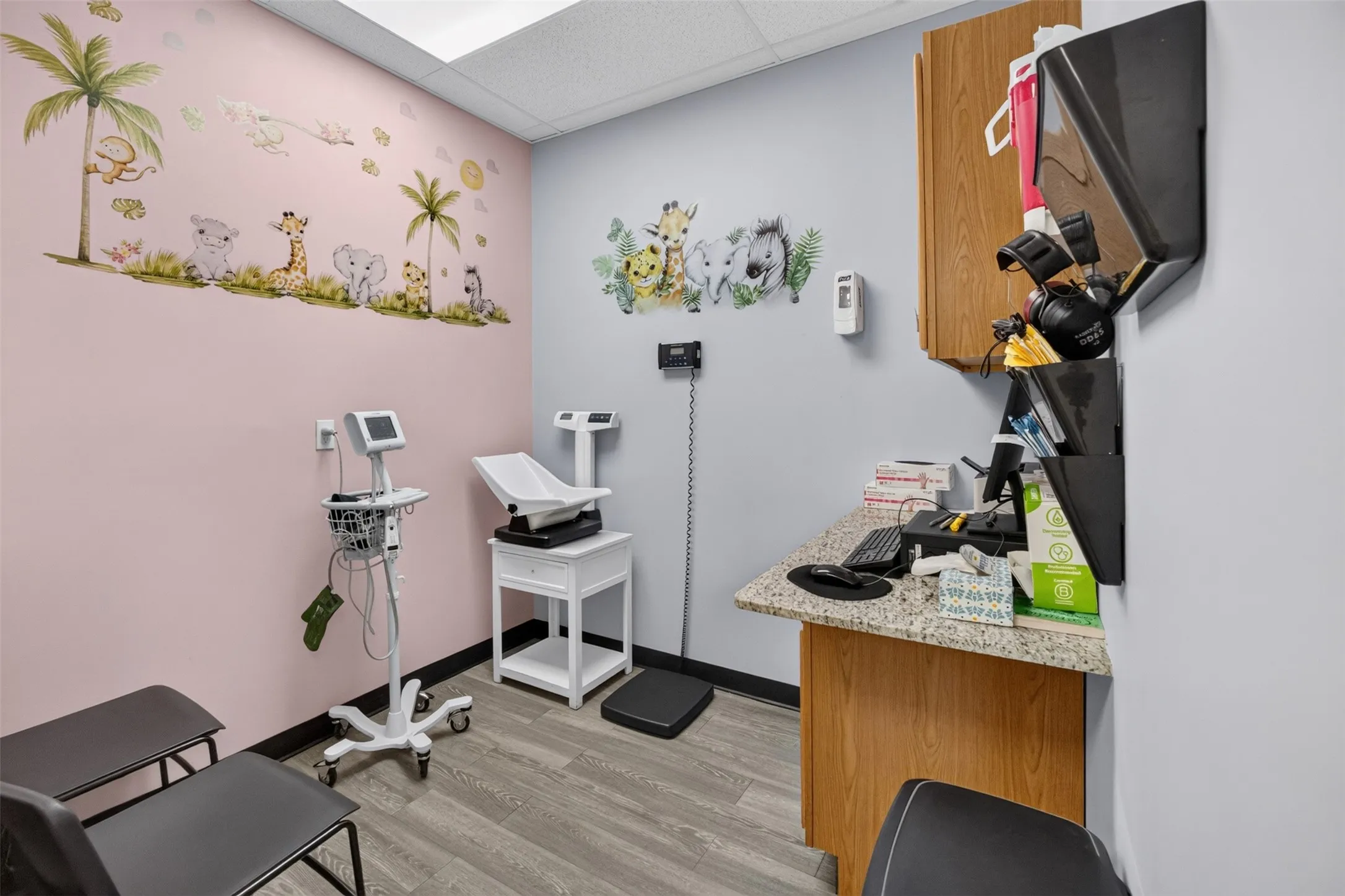 EXAM ROOM