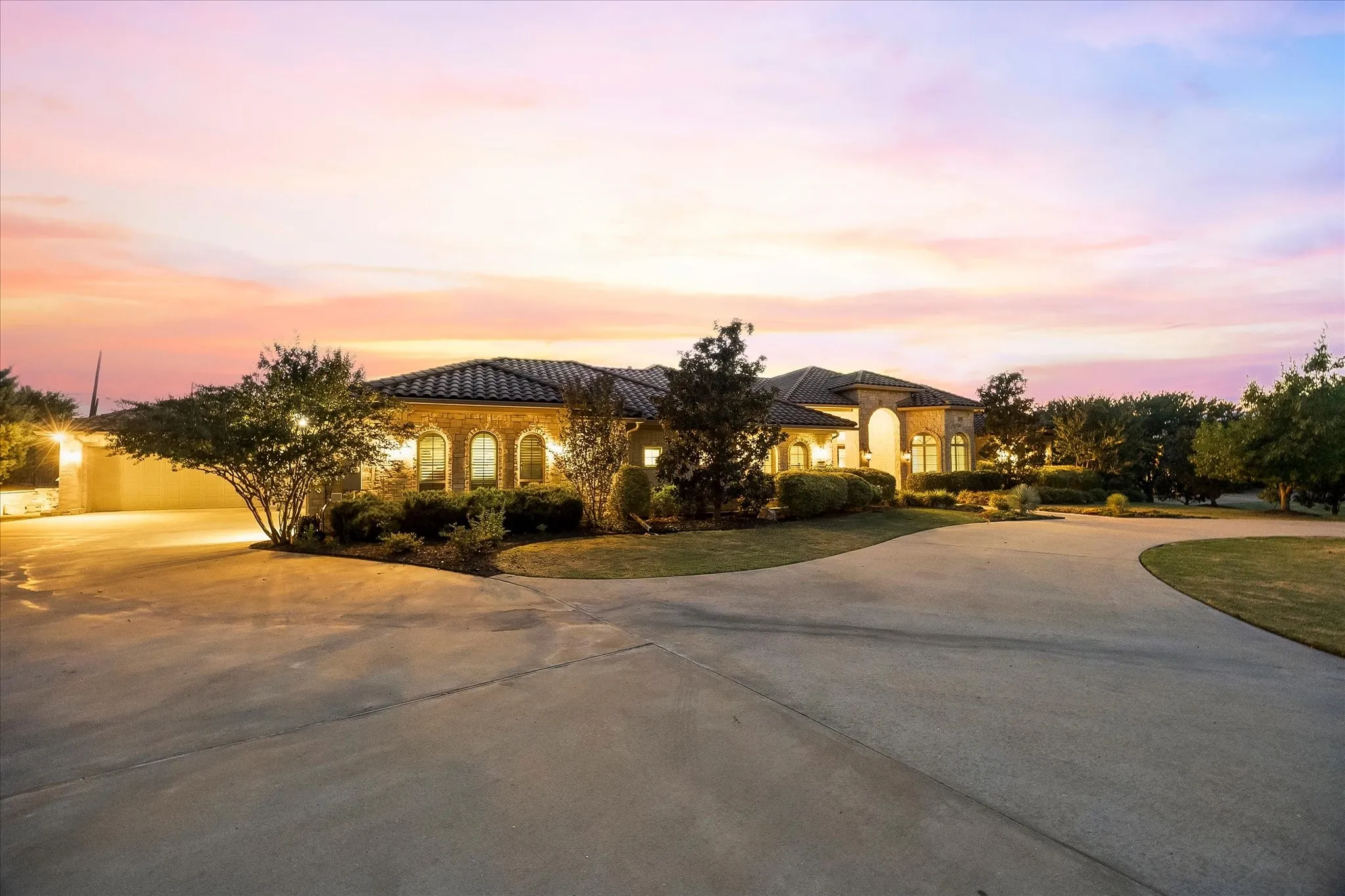 Single Family Residence For Sale in Rockwall County , 1700 Bison Meadow Lane, Heath, Texas 75032, 4 Bedroom, 5 Bathroom, 5 Garage spaces, 5,995 Sqft, built in 2014, mls#21365513, Real Estate Agent in Heath, Homes For Sale in Rockwall county, Homes For Sale in Heath, Realtor in Heath Texas, Real Estate Brokerage Independent Realty Texas, Luminita Cordes Realtor