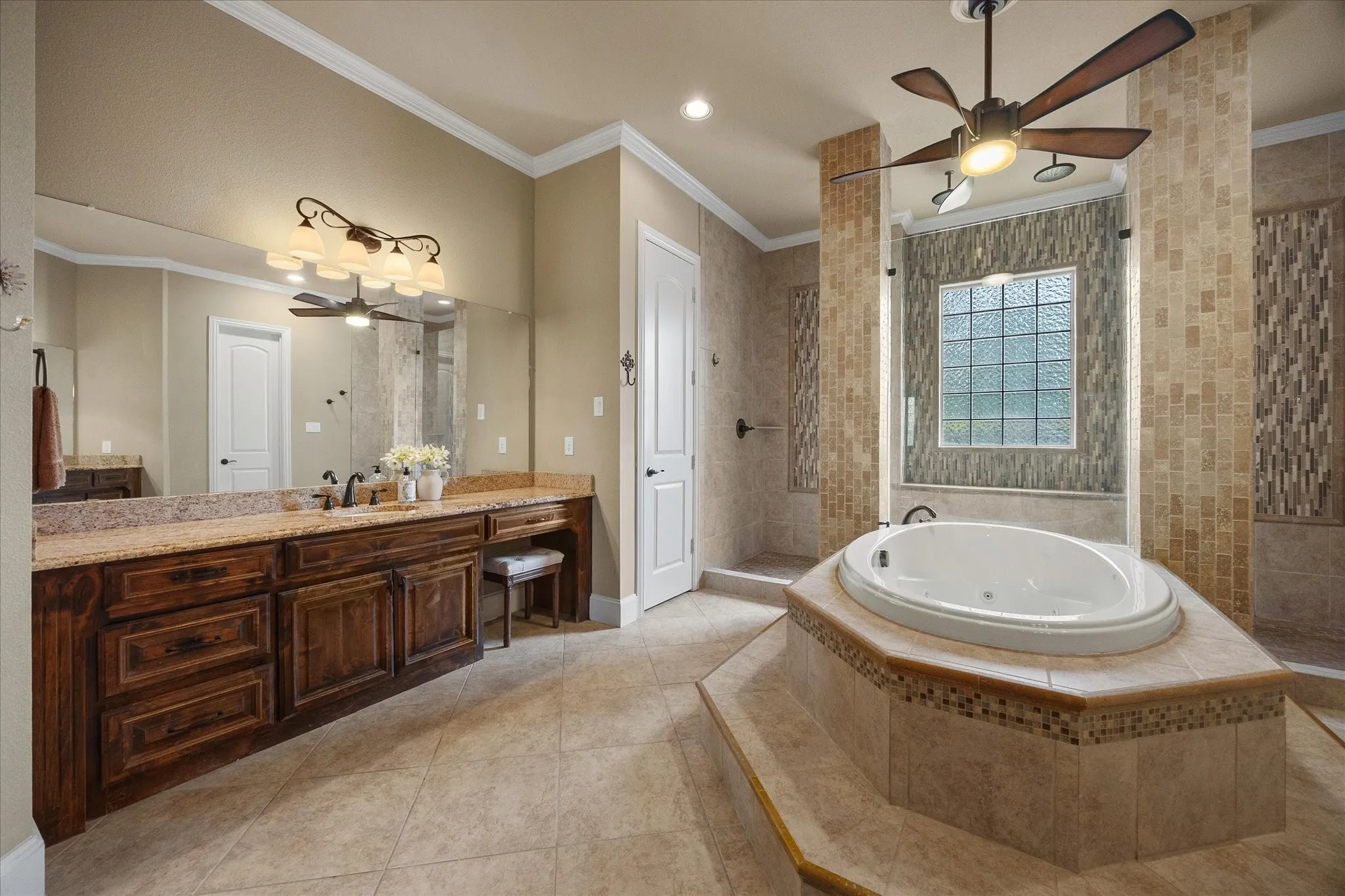 Single Family Residence For Sale in Rockwall County , 1700 Bison Meadow Lane, Heath, Texas 75032, 4 Bedroom, 5 Bathroom, 5 Garage spaces, 5,995 Sqft, built in 2014, mls#21365513, Real Estate Agent in Heath, Homes For Sale in Rockwall county, Homes For Sale in Heath, Realtor in Heath Texas, Real Estate Brokerage Independent Realty Texas, Luminita Cordes Realtor