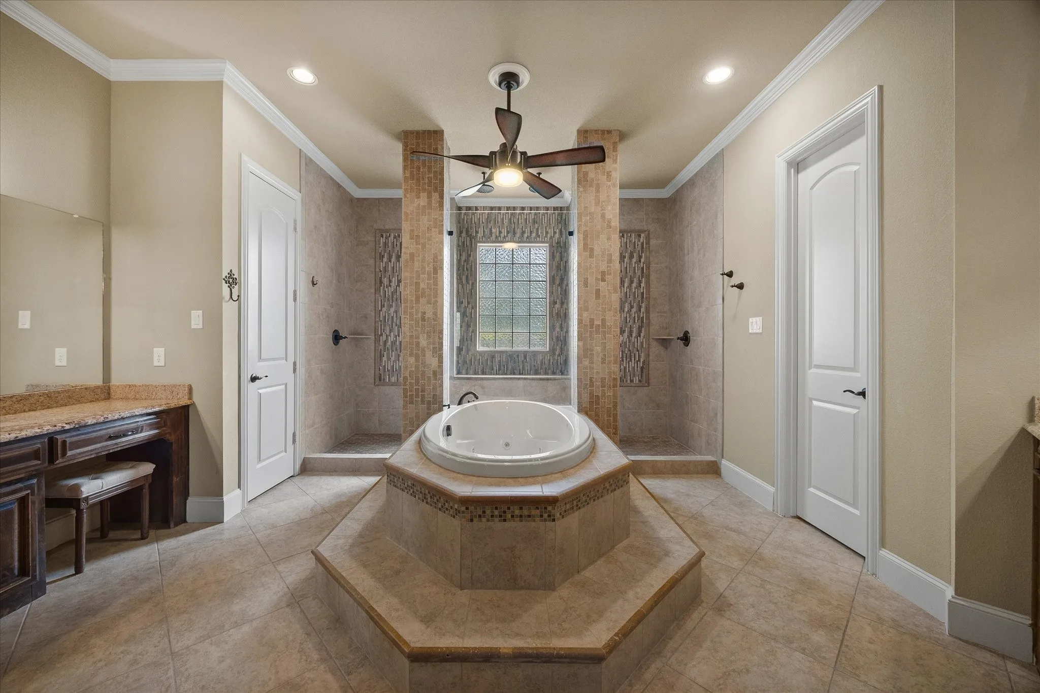 Single Family Residence For Sale in Rockwall County , 1700 Bison Meadow Lane, Heath, Texas 75032, 4 Bedroom, 5 Bathroom, 5 Garage spaces, 5,995 Sqft, built in 2014, mls#21365513, Real Estate Agent in Heath, Homes For Sale in Rockwall county, Homes For Sale in Heath, Realtor in Heath Texas, Real Estate Brokerage Independent Realty Texas, Luminita Cordes Realtor