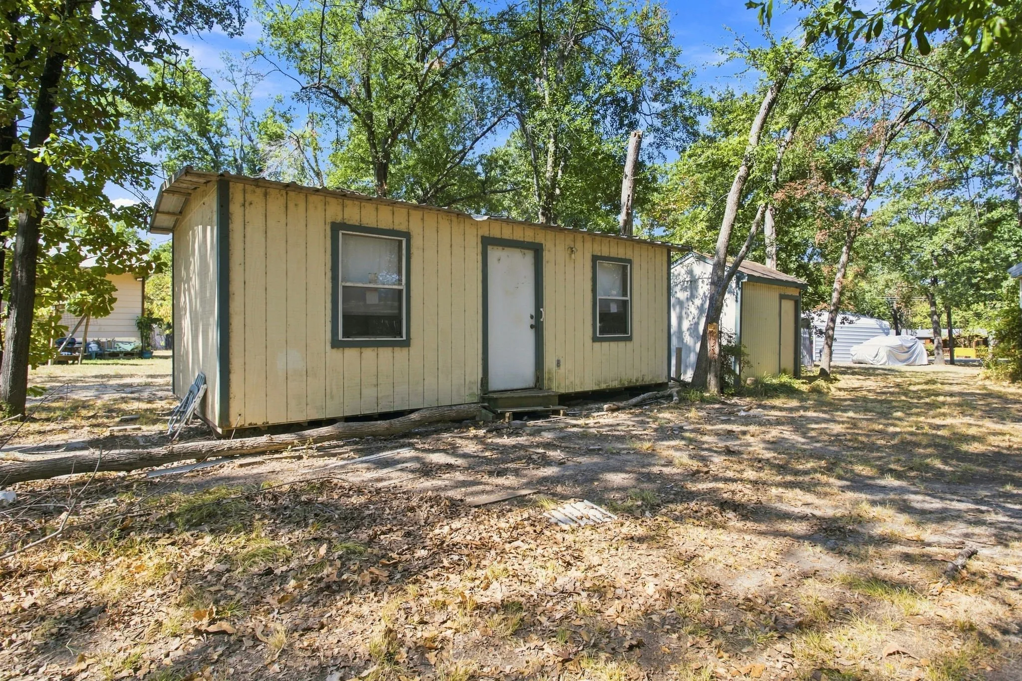 Mobile Home For Sale in Fannin County , 7302 Oak View, Bonham, Texas 75418, 2 Bedroom, 2 Bathroom, Garage spaces, 1,260 Sqft, built in 1995, mls#21373972, Real Estate Agent in Bonham, Homes For Sale in Fannin county, Homes For Sale in Bonham, Realtor in Bonham Texas, Real Estate Brokerage Independent Realty Texas, Luminita Cordes Realtor