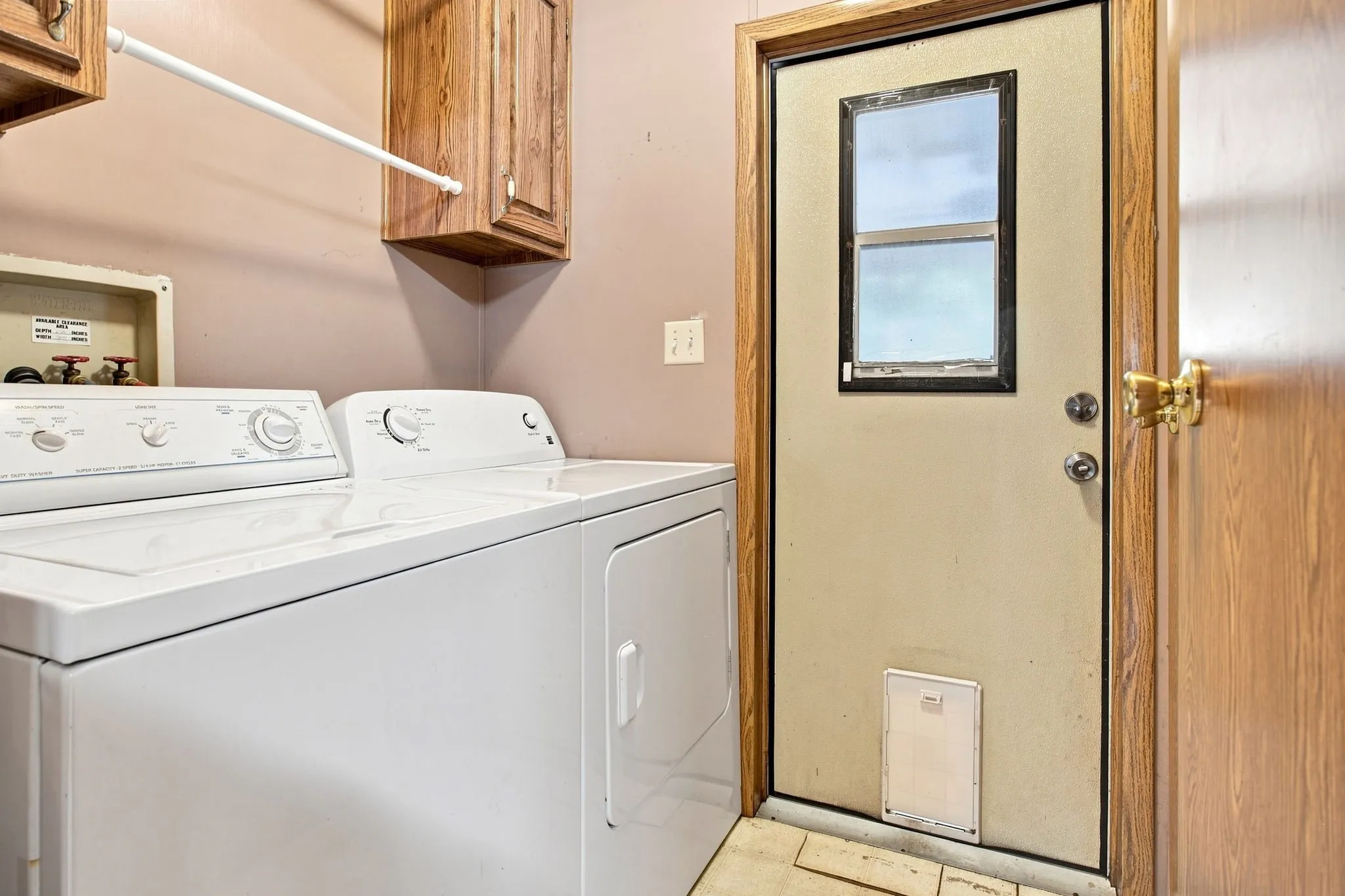Mobile Home For Sale in Fannin County , 7302 Oak View, Bonham, Texas 75418, 2 Bedroom, 2 Bathroom, Garage spaces, 1,260 Sqft, built in 1995, mls#21373972, Real Estate Agent in Bonham, Homes For Sale in Fannin county, Homes For Sale in Bonham, Realtor in Bonham Texas, Real Estate Brokerage Independent Realty Texas, Luminita Cordes Realtor
