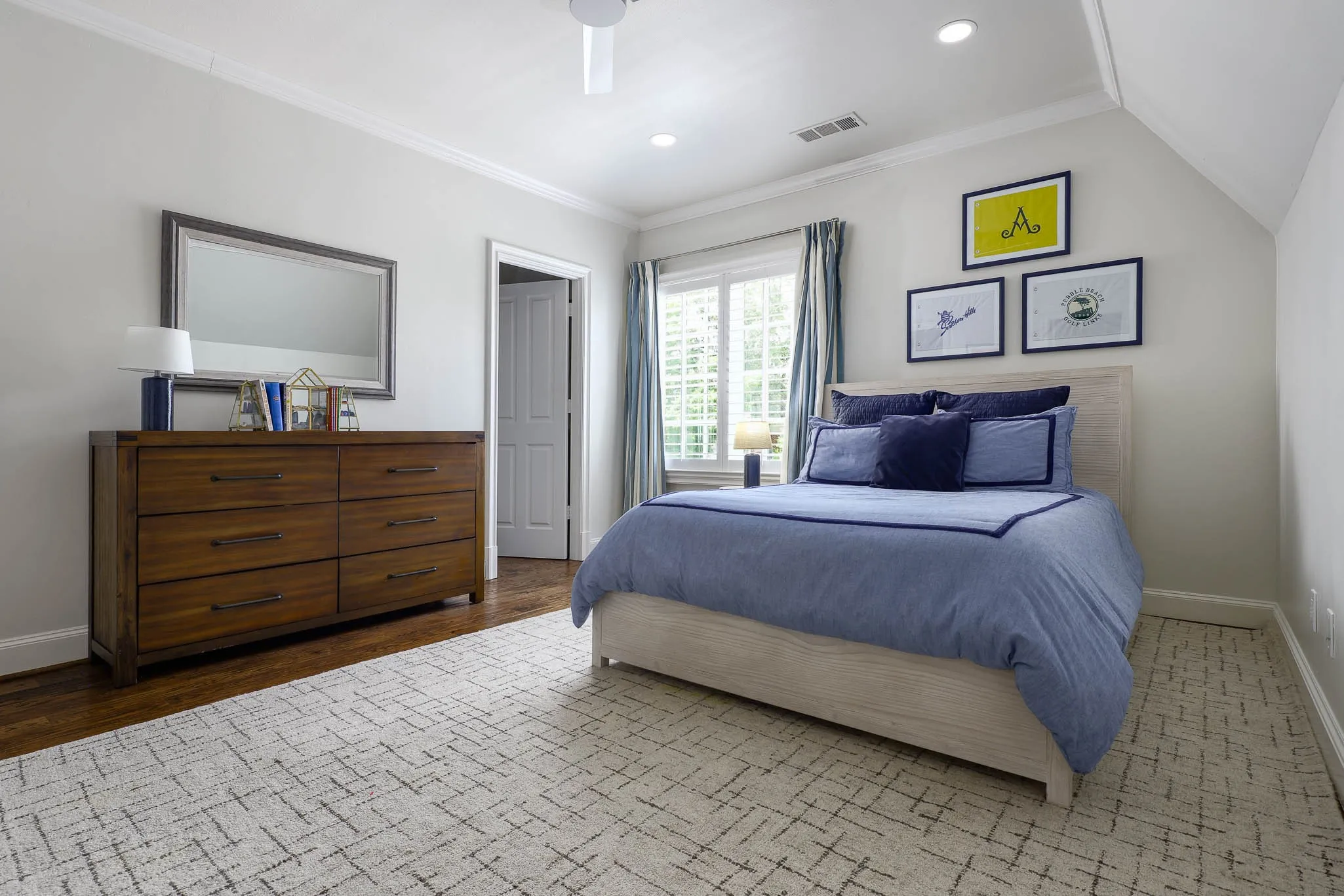 Ensuite bedroom with walk-in closet