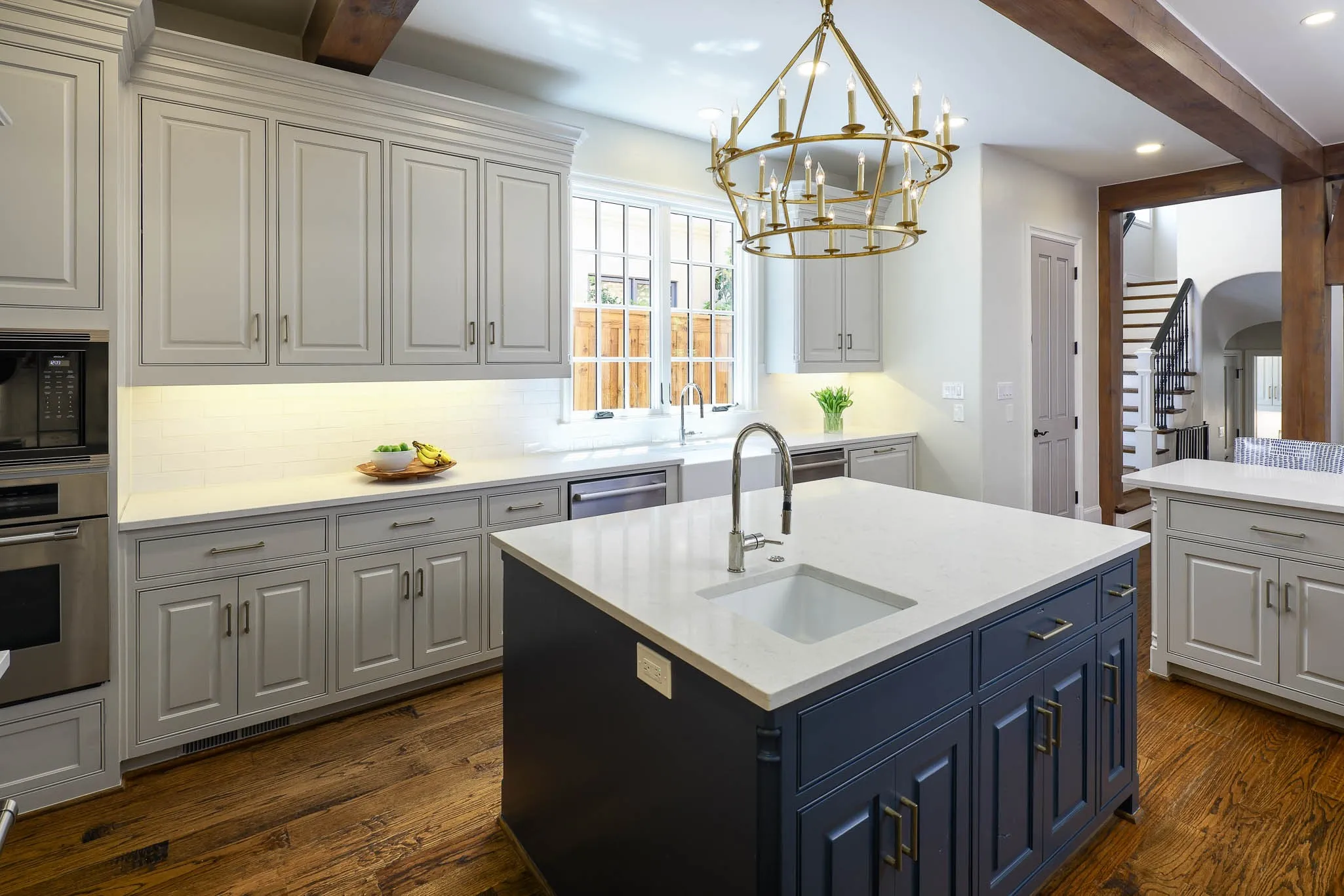 Gourmet eat-in kitchen