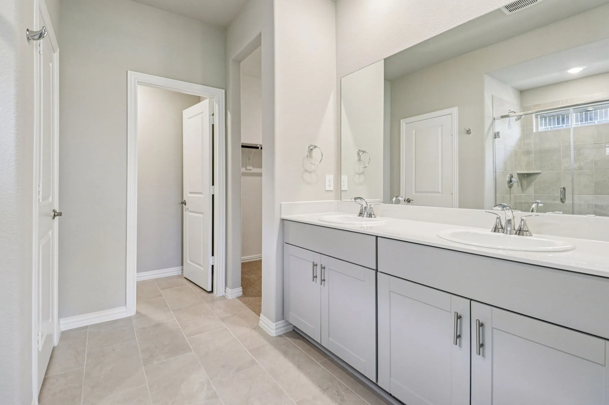 Photo is not of the actual home, but is an inspirational photo of builder’s model home and may depict options, furnishings, and/or decorator features that are not included.