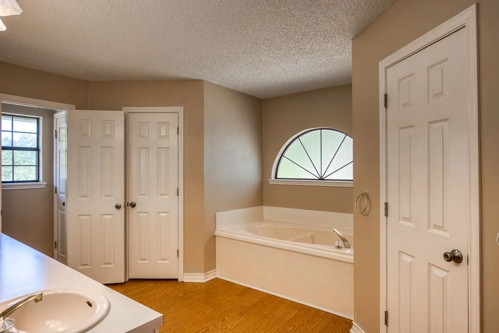 Single Family Residence For Sale in Anderson County , 2299 Farm to Market 2574, Palestine, Texas 75803, 3 Bedroom, 3 Bathroom, 2 Garage spaces, 2,822 Sqft, built in 1993, mls#21373989, Real Estate Agent in Palestine, Homes For Sale in Anderson county, Homes For Sale in Palestine, Realtor in Palestine Texas, Real Estate Brokerage Independent Realty Texas, Luminita Cordes Realtor
