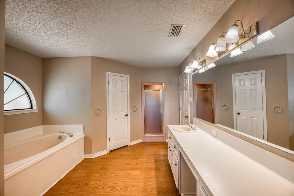 Single Family Residence For Sale in Anderson County , 2299 Farm to Market 2574, Palestine, Texas 75803, 3 Bedroom, 3 Bathroom, 2 Garage spaces, 2,822 Sqft, built in 1993, mls#21373989, Real Estate Agent in Palestine, Homes For Sale in Anderson county, Homes For Sale in Palestine, Realtor in Palestine Texas, Real Estate Brokerage Independent Realty Texas, Luminita Cordes Realtor