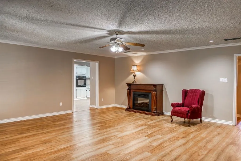 Single Family Residence For Sale in Anderson County , 2299 Farm to Market 2574, Palestine, Texas 75803, 3 Bedroom, 3 Bathroom, 2 Garage spaces, 2,822 Sqft, built in 1993, mls#21373989, Real Estate Agent in Palestine, Homes For Sale in Anderson county, Homes For Sale in Palestine, Realtor in Palestine Texas, Real Estate Brokerage Independent Realty Texas, Luminita Cordes Realtor