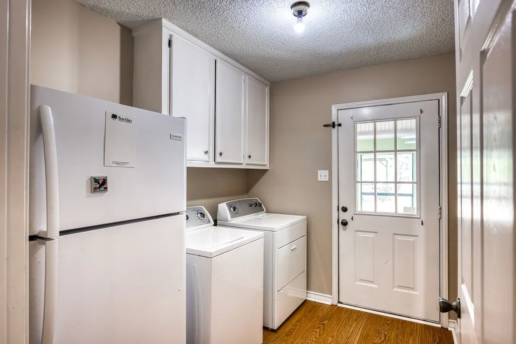 Single Family Residence For Sale in Anderson County , 2299 Farm to Market 2574, Palestine, Texas 75803, 3 Bedroom, 3 Bathroom, 2 Garage spaces, 2,822 Sqft, built in 1993, mls#21373989, Real Estate Agent in Palestine, Homes For Sale in Anderson county, Homes For Sale in Palestine, Realtor in Palestine Texas, Real Estate Brokerage Independent Realty Texas, Luminita Cordes Realtor