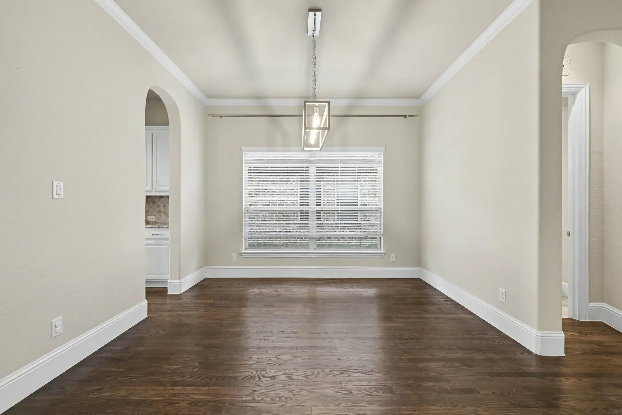 Single Family Residence For Sale in Denton County , 1616 Canals Drive, Little Elm, Texas 75068, 4 Bedroom, 4 Bathroom, 2 Garage spaces, 4,066 Sqft, built in 2017, mls#21373252, Real Estate Agent in Little Elm, Homes For Sale in Denton county, Homes For Sale in Little Elm, Realtor in Little Elm Texas, Real Estate Brokerage Independent Realty Texas, Luminita Cordes Realtor