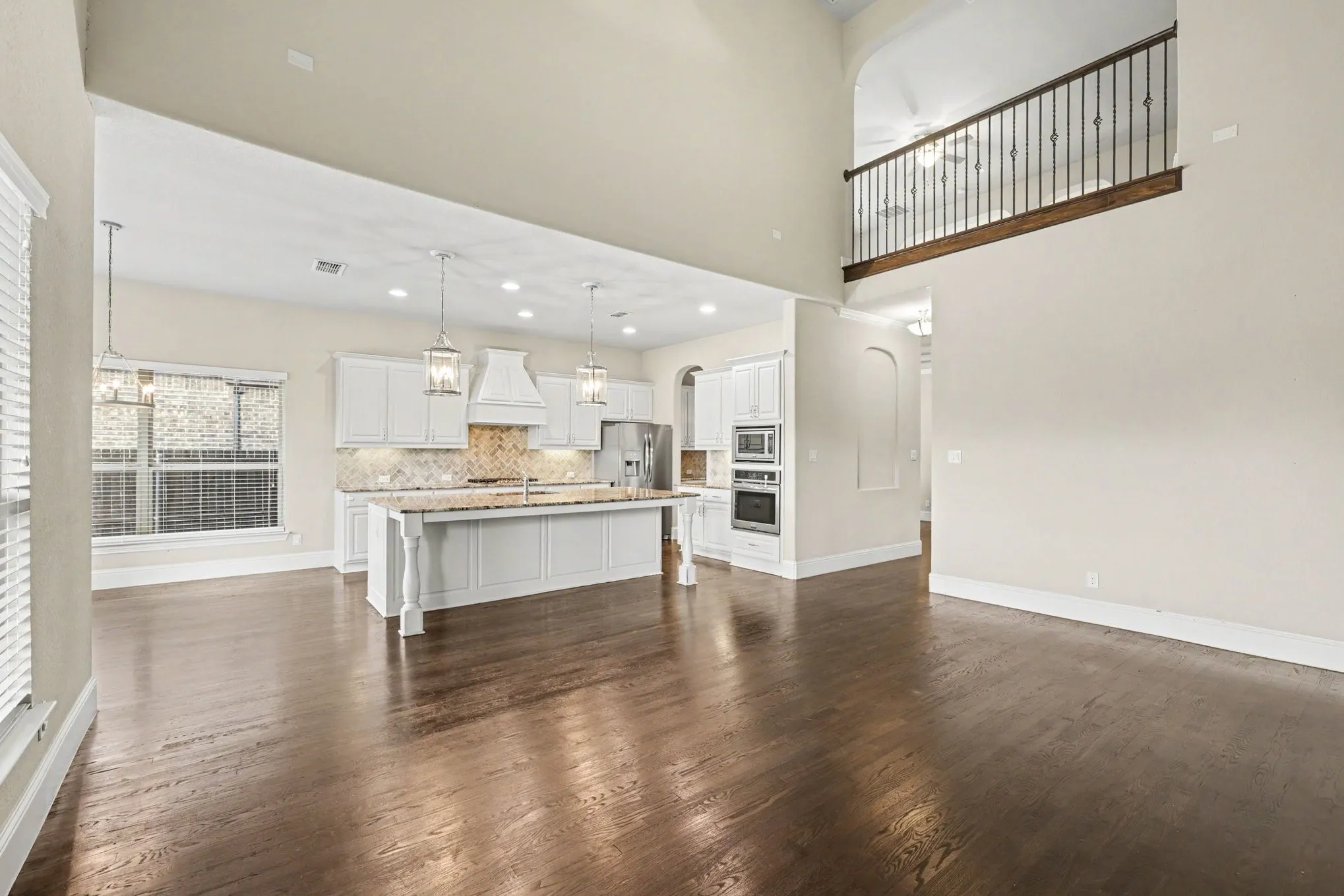 Single Family Residence For Sale in Denton County , 1616 Canals Drive, Little Elm, Texas 75068, 4 Bedroom, 4 Bathroom, 2 Garage spaces, 4,066 Sqft, built in 2017, mls#21373252, Real Estate Agent in Little Elm, Homes For Sale in Denton county, Homes For Sale in Little Elm, Realtor in Little Elm Texas, Real Estate Brokerage Independent Realty Texas, Luminita Cordes Realtor