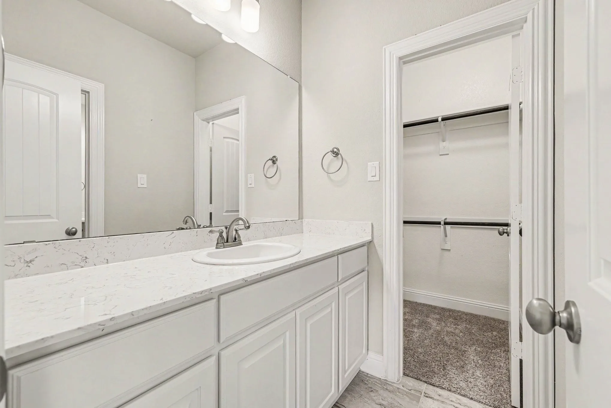 Single Family Residence For Sale in Denton County , 1616 Canals Drive, Little Elm, Texas 75068, 4 Bedroom, 4 Bathroom, 2 Garage spaces, 4,066 Sqft, built in 2017, mls#21373252, Real Estate Agent in Little Elm, Homes For Sale in Denton county, Homes For Sale in Little Elm, Realtor in Little Elm Texas, Real Estate Brokerage Independent Realty Texas, Luminita Cordes Realtor
