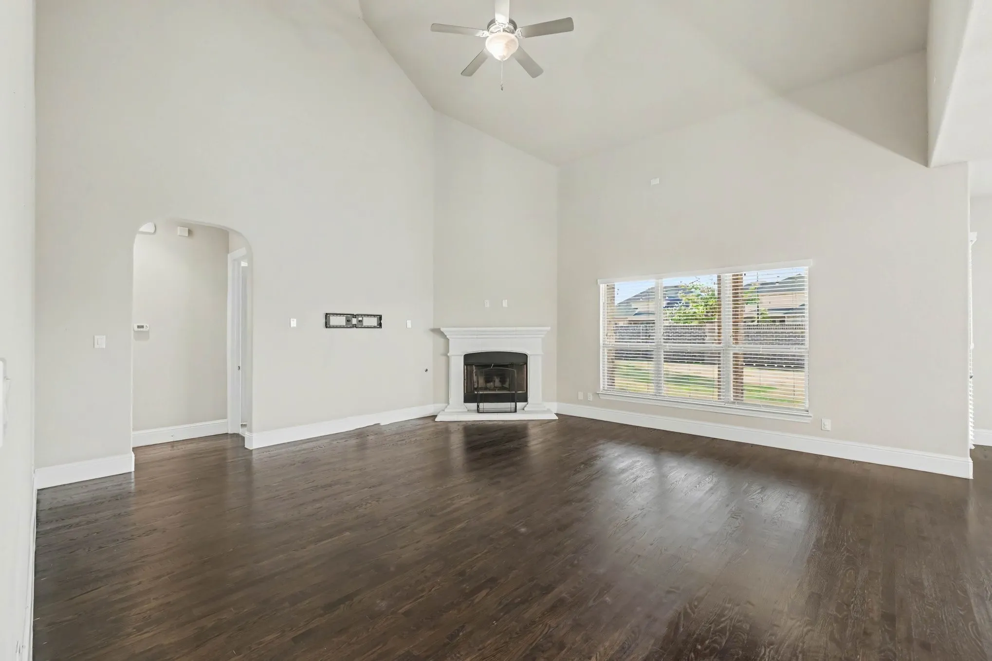 Single Family Residence For Sale in Denton County , 1616 Canals Drive, Little Elm, Texas 75068, 4 Bedroom, 4 Bathroom, 2 Garage spaces, 4,066 Sqft, built in 2017, mls#21373252, Real Estate Agent in Little Elm, Homes For Sale in Denton county, Homes For Sale in Little Elm, Realtor in Little Elm Texas, Real Estate Brokerage Independent Realty Texas, Luminita Cordes Realtor