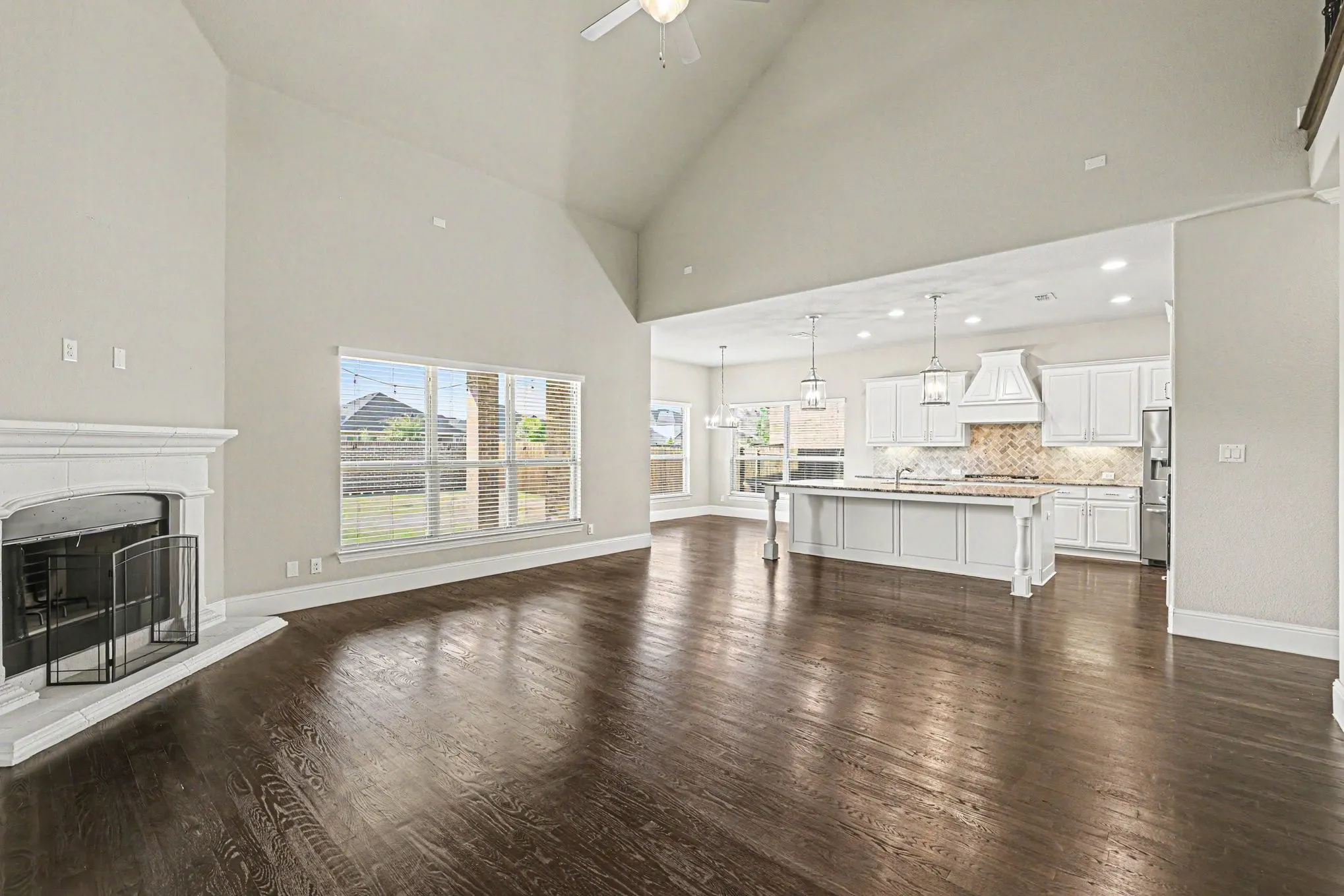 Single Family Residence For Sale in Denton County , 1616 Canals Drive, Little Elm, Texas 75068, 4 Bedroom, 4 Bathroom, 2 Garage spaces, 4,066 Sqft, built in 2017, mls#21373252, Real Estate Agent in Little Elm, Homes For Sale in Denton county, Homes For Sale in Little Elm, Realtor in Little Elm Texas, Real Estate Brokerage Independent Realty Texas, Luminita Cordes Realtor