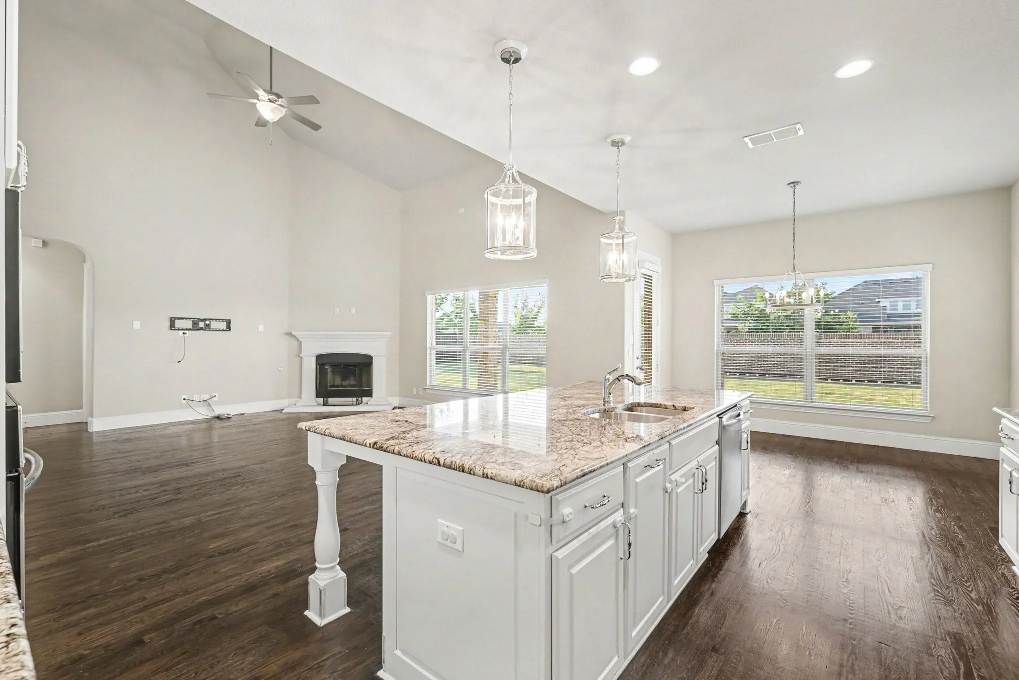 Single Family Residence For Sale in Denton County , 1616 Canals Drive, Little Elm, Texas 75068, 4 Bedroom, 4 Bathroom, 2 Garage spaces, 4,066 Sqft, built in 2017, mls#21373252, Real Estate Agent in Little Elm, Homes For Sale in Denton county, Homes For Sale in Little Elm, Realtor in Little Elm Texas, Real Estate Brokerage Independent Realty Texas, Luminita Cordes Realtor