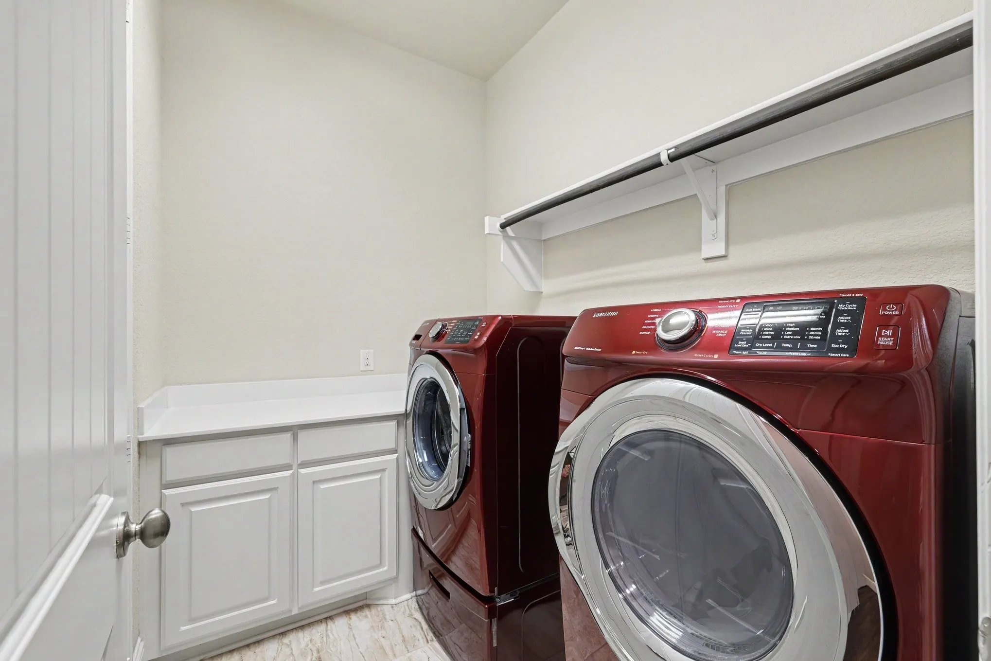 Single Family Residence For Sale in Denton County , 1616 Canals Drive, Little Elm, Texas 75068, 4 Bedroom, 4 Bathroom, 2 Garage spaces, 4,066 Sqft, built in 2017, mls#21373252, Real Estate Agent in Little Elm, Homes For Sale in Denton county, Homes For Sale in Little Elm, Realtor in Little Elm Texas, Real Estate Brokerage Independent Realty Texas, Luminita Cordes Realtor