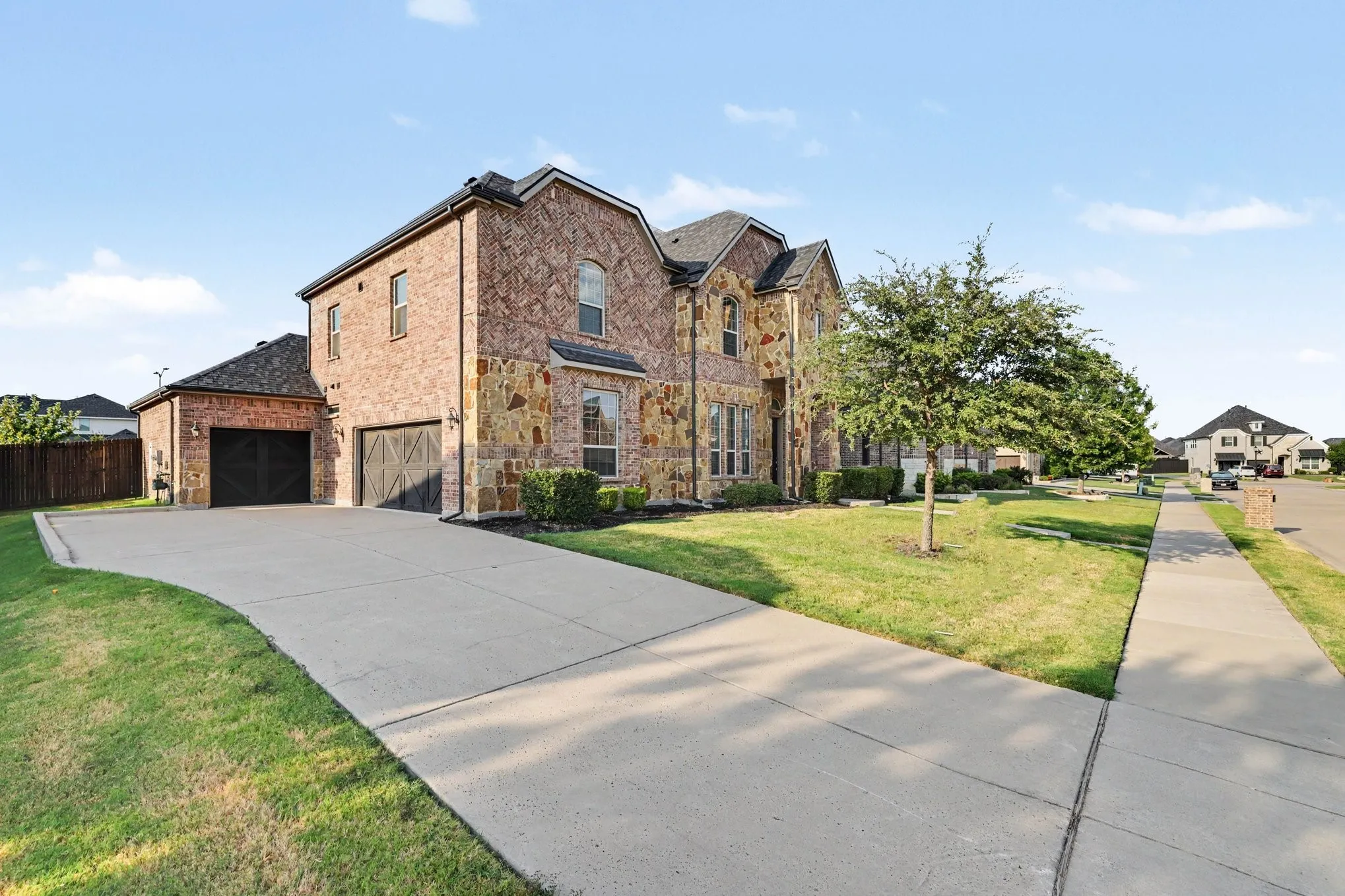 Single Family Residence For Sale in Denton County , 1616 Canals Drive, Little Elm, Texas 75068, 4 Bedroom, 4 Bathroom, 2 Garage spaces, 4,066 Sqft, built in 2017, mls#21373252, Real Estate Agent in Little Elm, Homes For Sale in Denton county, Homes For Sale in Little Elm, Realtor in Little Elm Texas, Real Estate Brokerage Independent Realty Texas, Luminita Cordes Realtor