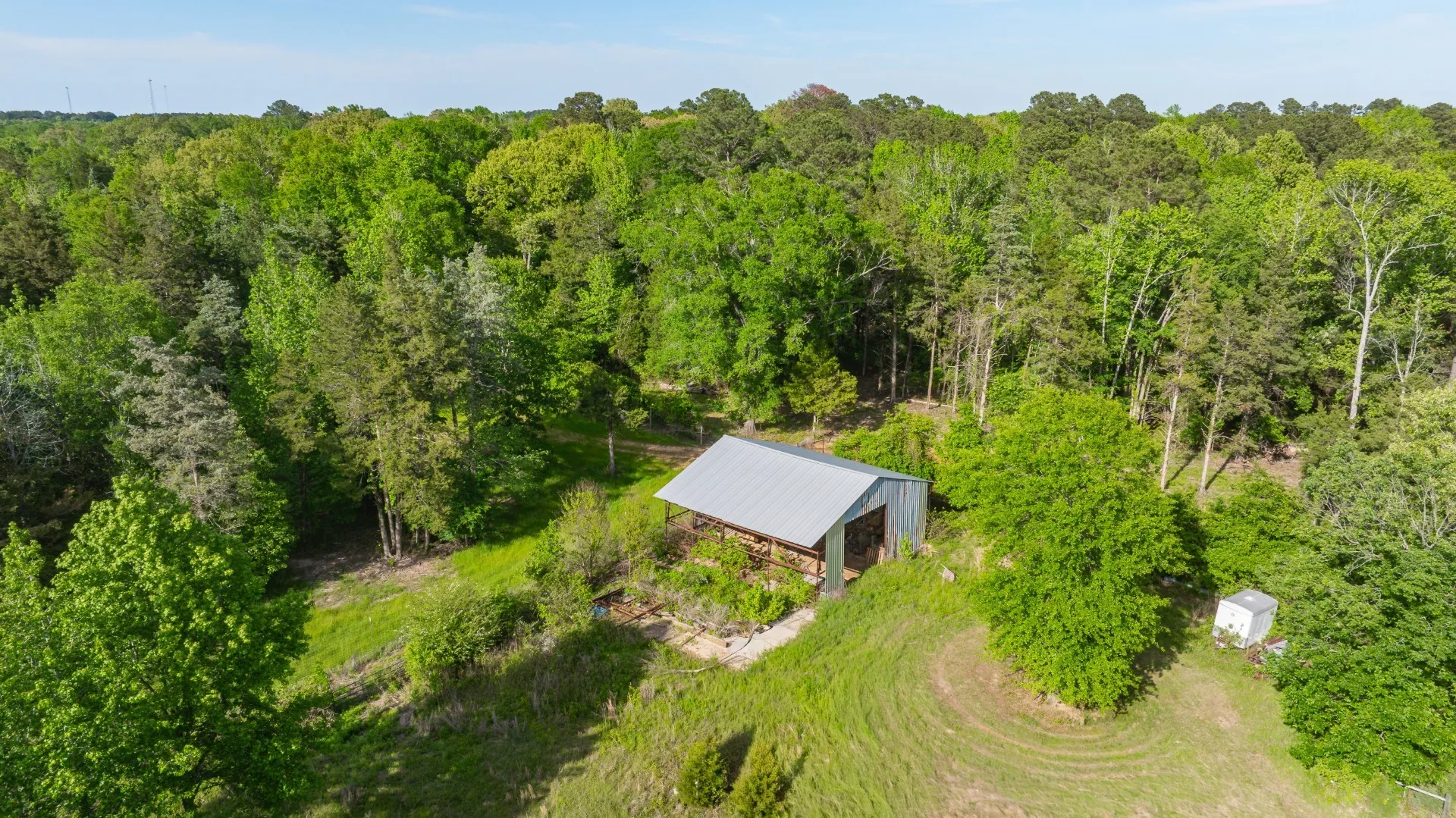 Farm For Sale in Bowie County , 8324 Fm 44 E, Simms, Texas 75574, 5 Bedroom, 8 Bathroom, 7 Garage spaces, 7,400 Sqft, built in 2024, mls#21374003, Real Estate Agent in Simms, Homes For Sale in Bowie county, Homes For Sale in Simms, Realtor in Simms Texas, Real Estate Brokerage Independent Realty Texas, Luminita Cordes Realtor