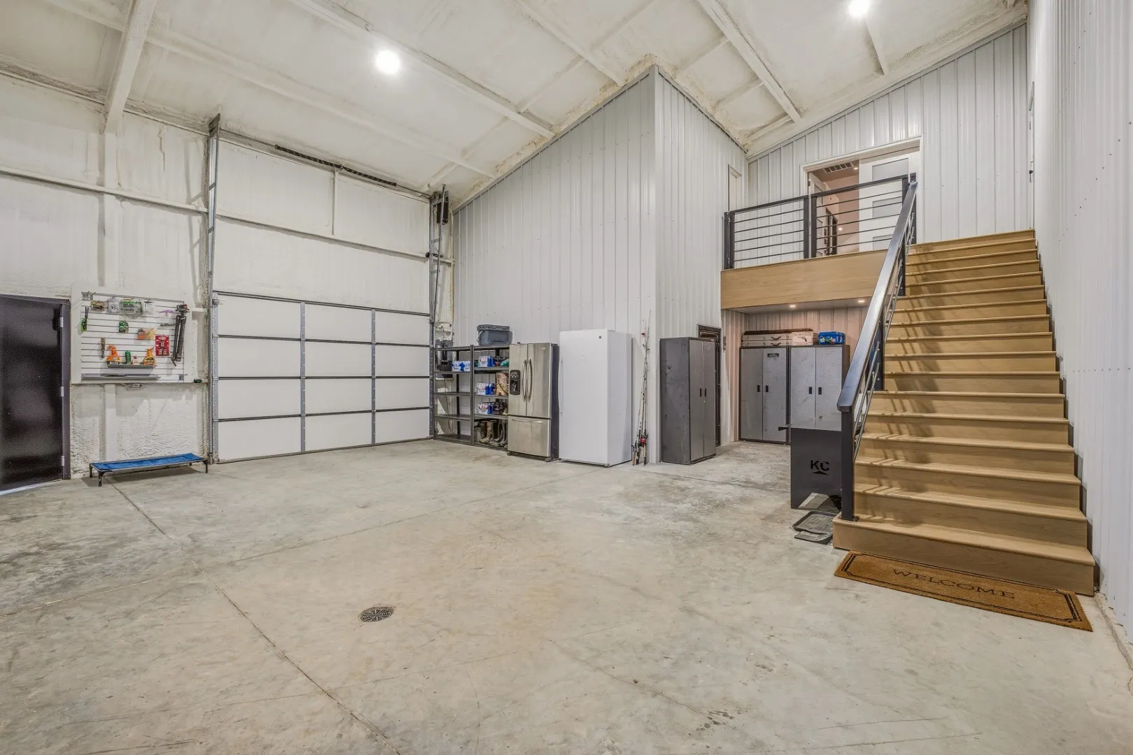 Farm For Sale in Bowie County , 8324 Fm 44 E, Simms, Texas 75574, 5 Bedroom, 8 Bathroom, 7 Garage spaces, 7,400 Sqft, built in 2024, mls#21374003, Real Estate Agent in Simms, Homes For Sale in Bowie county, Homes For Sale in Simms, Realtor in Simms Texas, Real Estate Brokerage Independent Realty Texas, Luminita Cordes Realtor