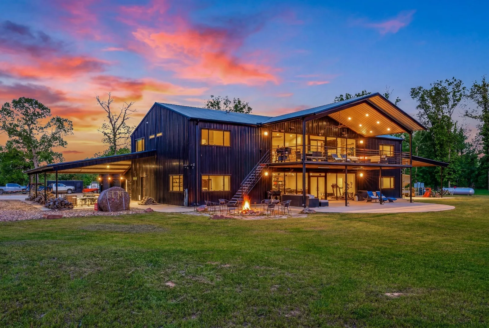 Farm For Sale in Bowie County , 8324 Fm 44 E, Simms, Texas 75574, 5 Bedroom, 8 Bathroom, 7 Garage spaces, 7,400 Sqft, built in 2024, mls#21374003, Real Estate Agent in Simms, Homes For Sale in Bowie county, Homes For Sale in Simms, Realtor in Simms Texas, Real Estate Brokerage Independent Realty Texas, Luminita Cordes Realtor