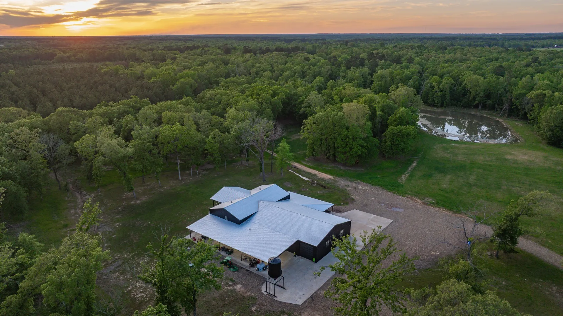 Farm For Sale in Bowie County , 8324 Fm 44 E, Simms, Texas 75574, 5 Bedroom, 8 Bathroom, 7 Garage spaces, 7,400 Sqft, built in 2024, mls#21374003, Real Estate Agent in Simms, Homes For Sale in Bowie county, Homes For Sale in Simms, Realtor in Simms Texas, Real Estate Brokerage Independent Realty Texas, Luminita Cordes Realtor