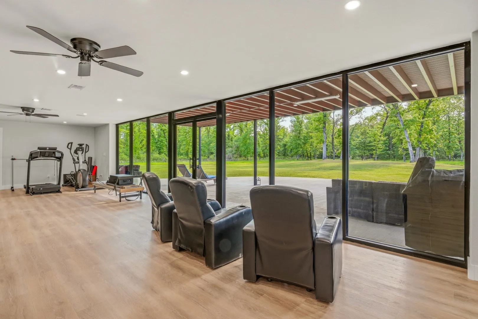 Farm For Sale in Bowie County , 8324 Fm 44 E, Simms, Texas 75574, 5 Bedroom, 8 Bathroom, 7 Garage spaces, 7,400 Sqft, built in 2024, mls#21374003, Real Estate Agent in Simms, Homes For Sale in Bowie county, Homes For Sale in Simms, Realtor in Simms Texas, Real Estate Brokerage Independent Realty Texas, Luminita Cordes Realtor