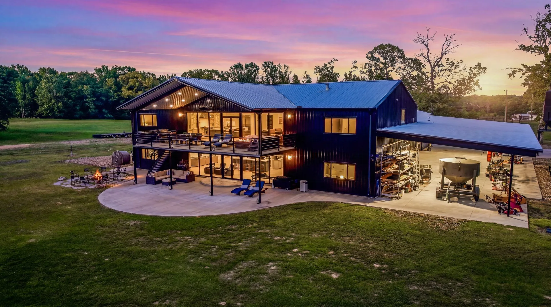 Farm For Sale in Bowie County , 8324 Fm 44 E, Simms, Texas 75574, 5 Bedroom, 8 Bathroom, 7 Garage spaces, 7,400 Sqft, built in 2024, mls#21374003, Real Estate Agent in Simms, Homes For Sale in Bowie county, Homes For Sale in Simms, Realtor in Simms Texas, Real Estate Brokerage Independent Realty Texas, Luminita Cordes Realtor