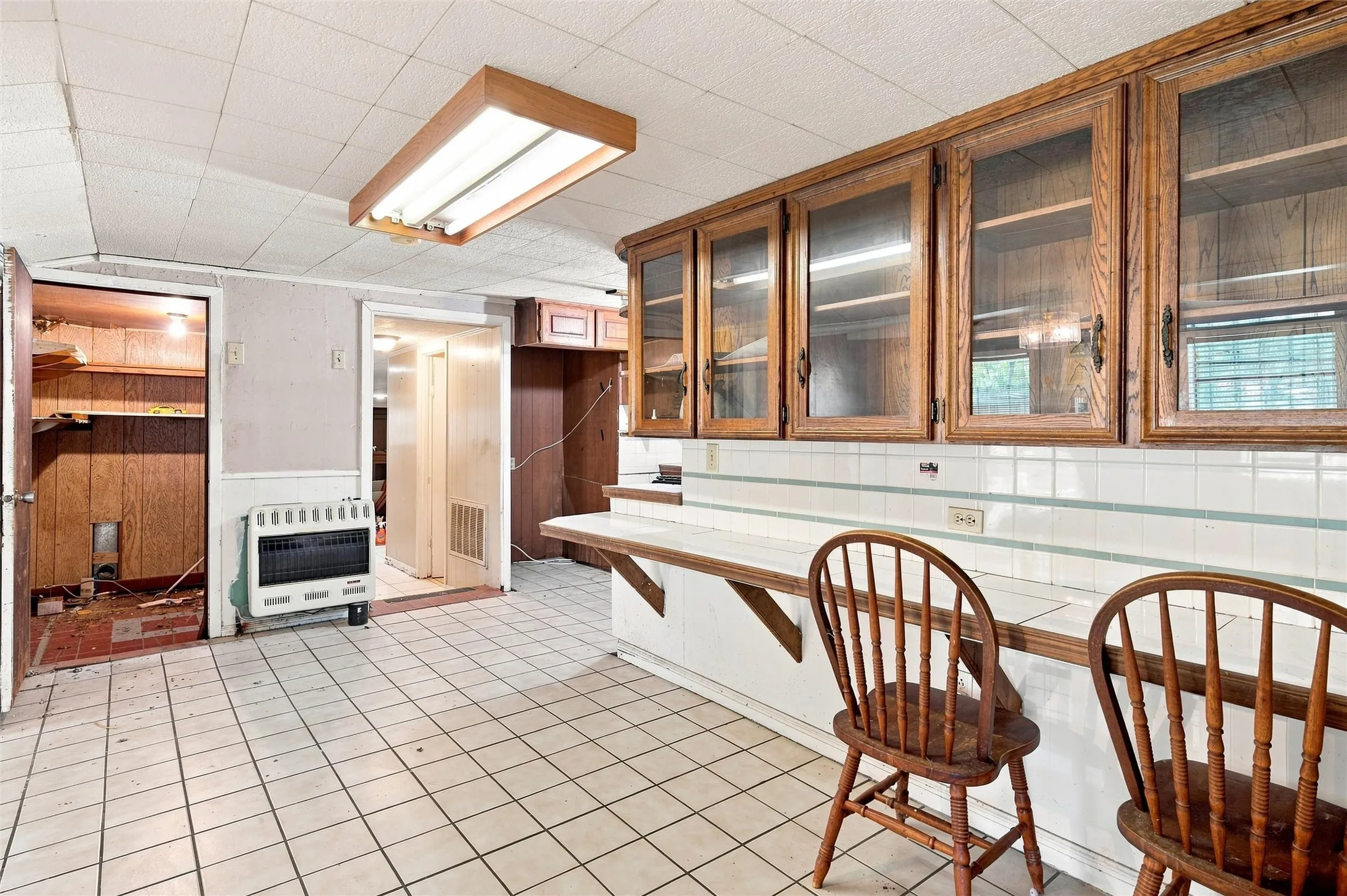 Eat in bar and kitchen