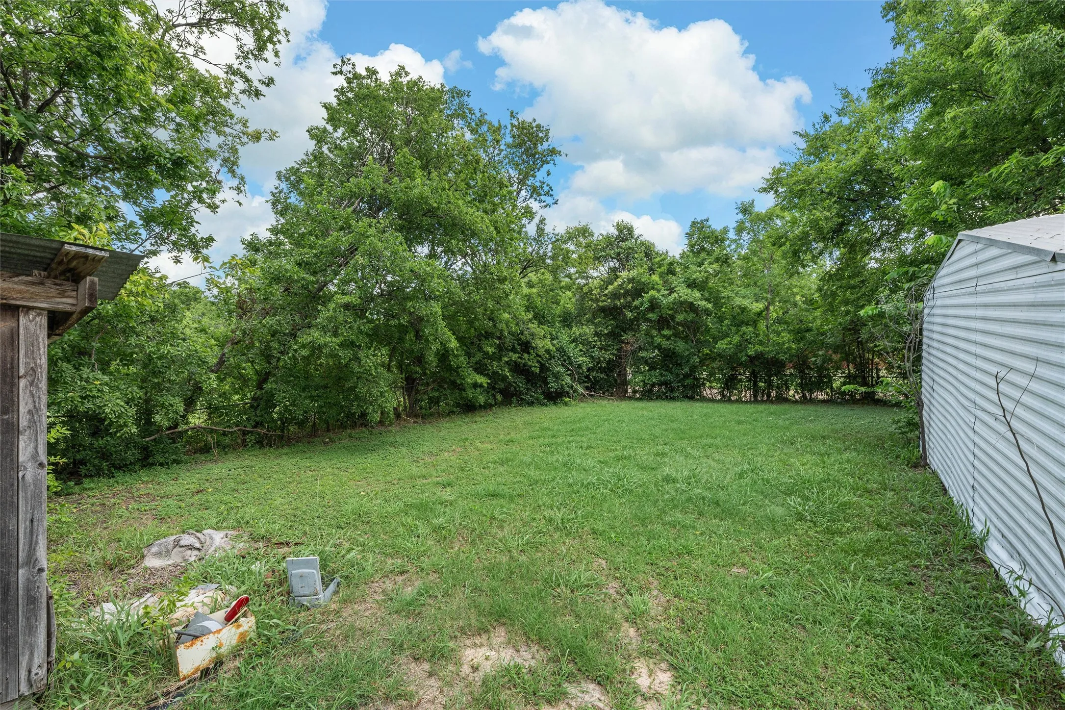 Single Family Residence For Sale in Mc Lennan County , 1320 S 26th Street, Waco, Texas 76706, 3 Bedroom, 2 Bathroom, Garage spaces, 1,532 Sqft, built in 1949, mls#21373781, Real Estate Agent in Waco, Homes For Sale in Mc Lennan county, Homes For Sale in Waco, Realtor in Waco Texas, Real Estate Brokerage Independent Realty Texas, Luminita Cordes Realtor