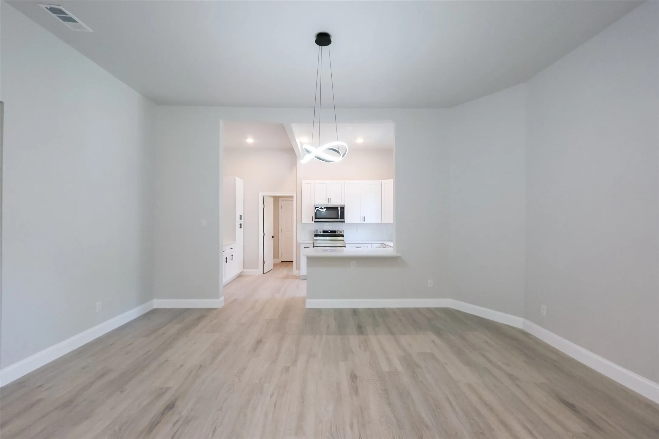 Single Family Residence For Rent in Hunt County , 2303 Walworth Street, Greenville, Texas 75401, 2 Bedroom, 2 Bathroom, 1 Garage spaces, 1,406 Sqft, built in 1913, mls#21374018, Real Estate Agent in Greenville, Homes For Rent in Hunt county, Homes For Rent in Greenville, Realtor in Greenville Texas, Real Estate Brokerage Independent Realty Texas, Luminita Cordes Realtor