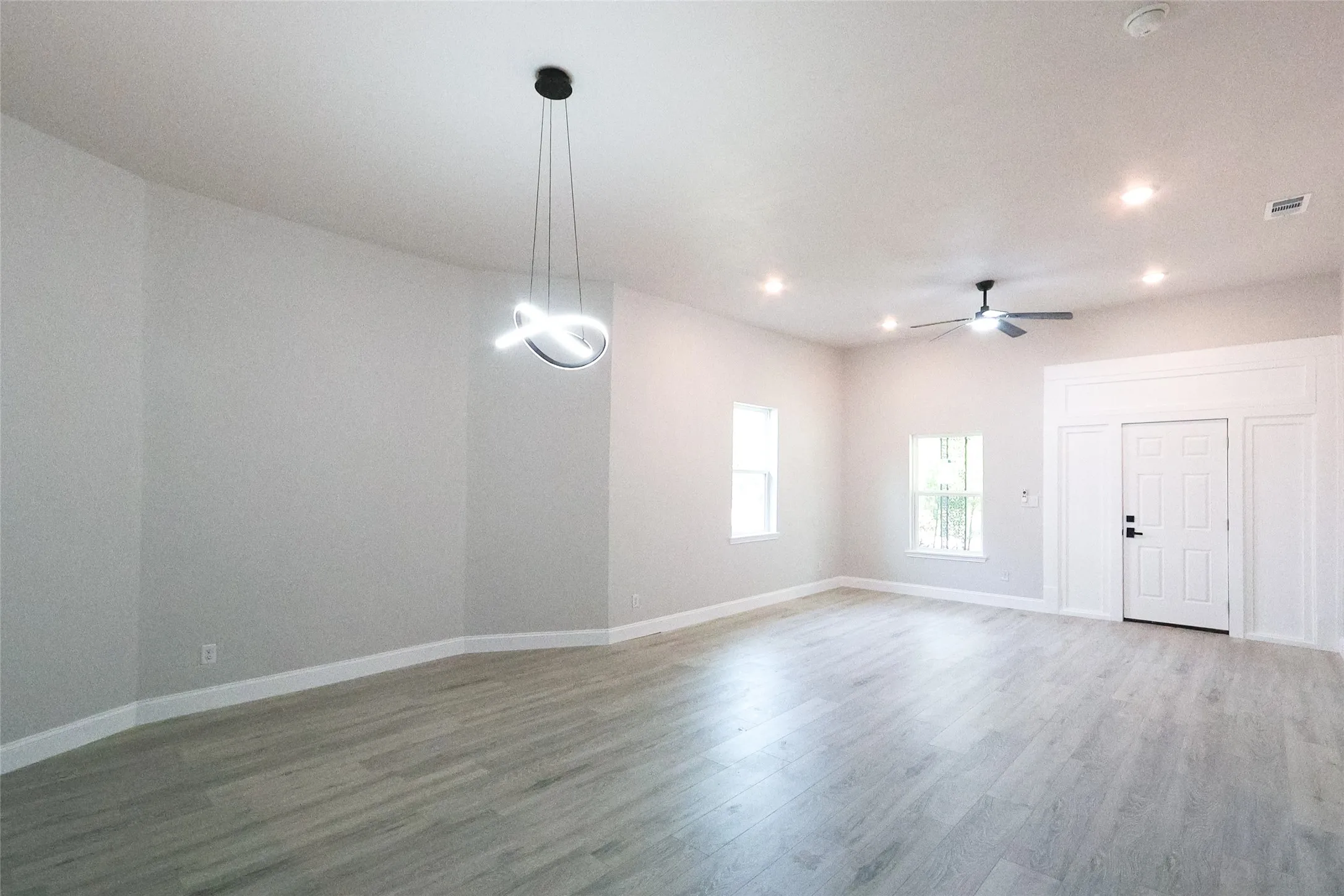 Single Family Residence For Rent in Hunt County , 2303 Walworth Street, Greenville, Texas 75401, 2 Bedroom, 2 Bathroom, 1 Garage spaces, 1,406 Sqft, built in 1913, mls#21374018, Real Estate Agent in Greenville, Homes For Rent in Hunt county, Homes For Rent in Greenville, Realtor in Greenville Texas, Real Estate Brokerage Independent Realty Texas, Luminita Cordes Realtor