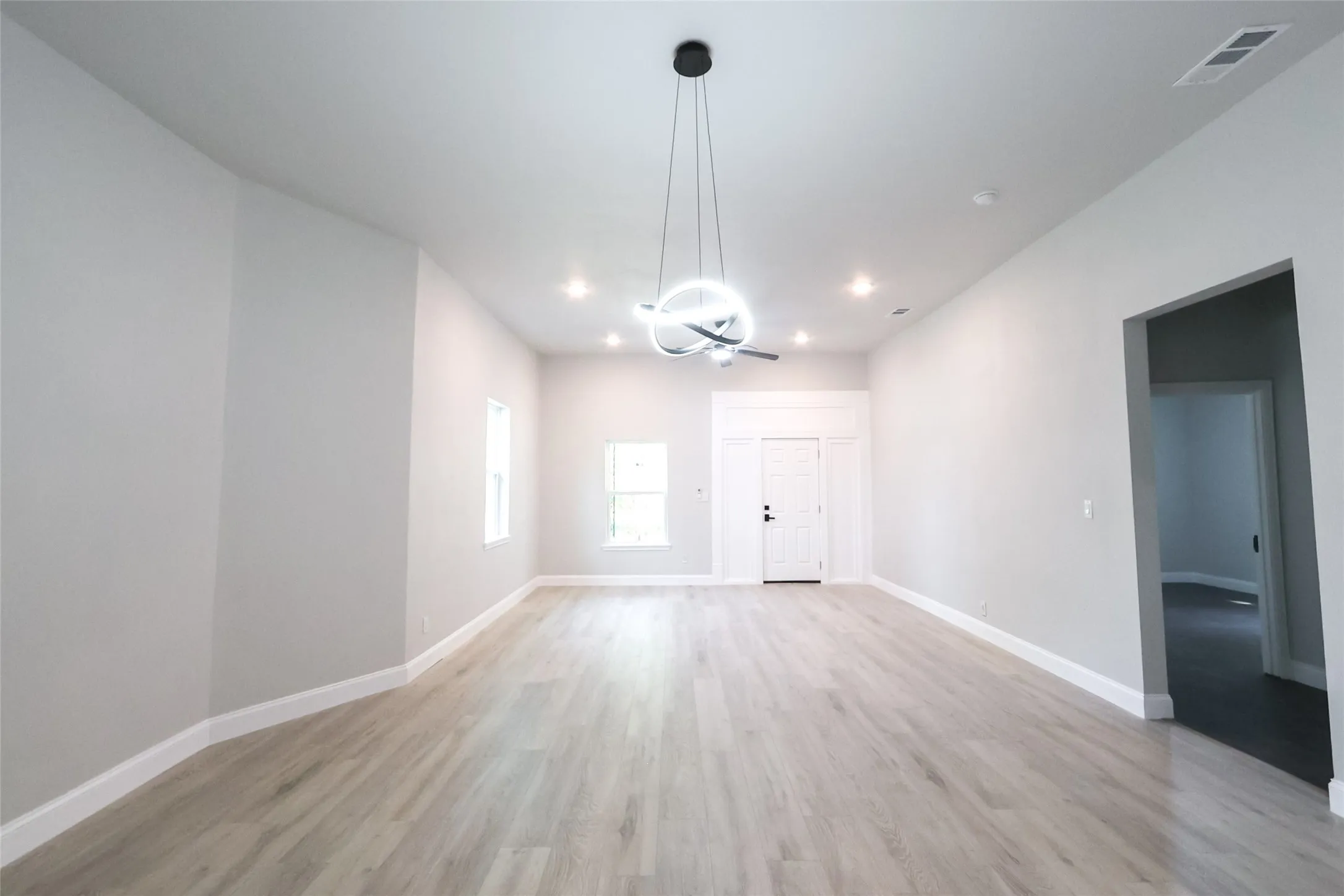 Single Family Residence For Rent in Hunt County , 2303 Walworth Street, Greenville, Texas 75401, 2 Bedroom, 2 Bathroom, 1 Garage spaces, 1,406 Sqft, built in 1913, mls#21374018, Real Estate Agent in Greenville, Homes For Rent in Hunt county, Homes For Rent in Greenville, Realtor in Greenville Texas, Real Estate Brokerage Independent Realty Texas, Luminita Cordes Realtor
