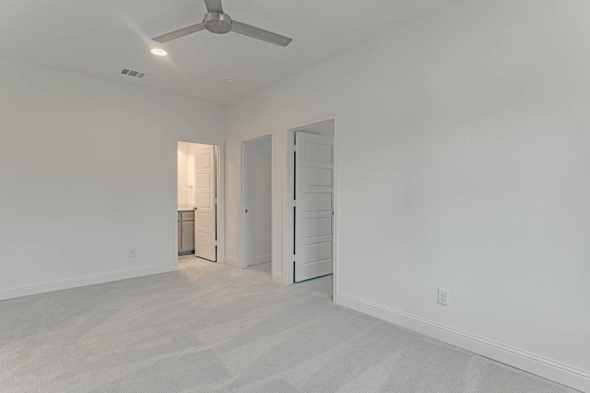 Townhouse For Sale in Tarrant County , 340 Nursery Lane, Fort Worth, Texas 76114, 3 Bedroom, 3 Bathroom, 2 Garage spaces, 2,053 Sqft, built in 2026, mls#21374033, Real Estate Agent in Fort Worth, Homes For Sale in Tarrant county, Homes For Sale in Fort Worth, Realtor in Fort Worth Texas, Real Estate Brokerage Independent Realty Texas, Luminita Cordes Realtor