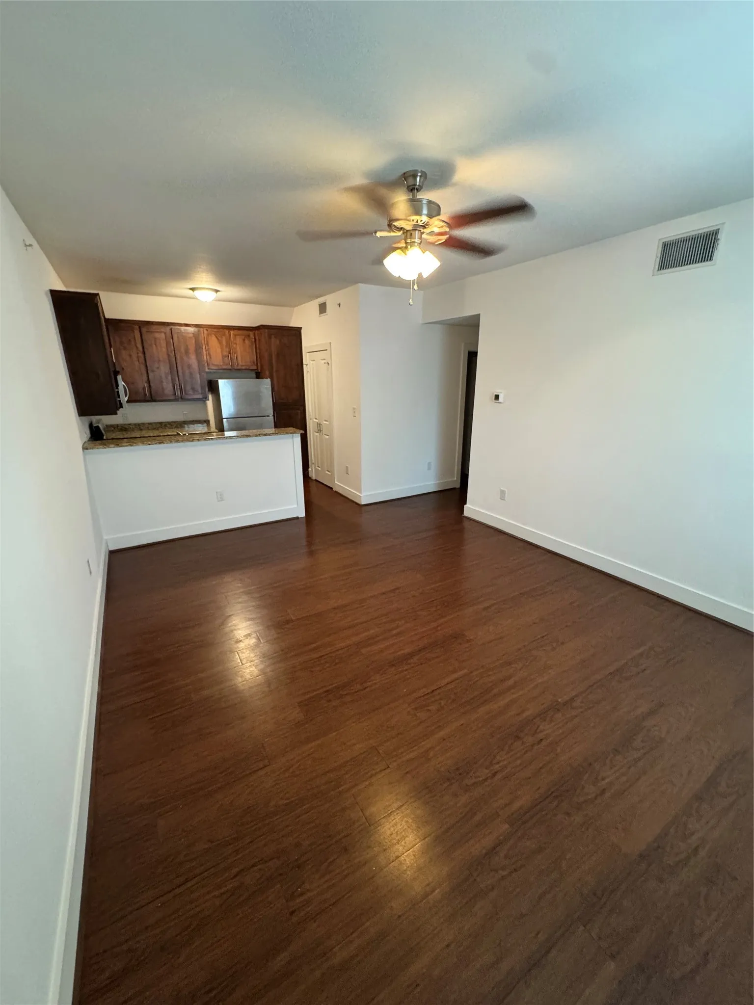 Apartment For Rent in Denton County , 910 Fannin 203, Denton, Texas 76201, 2 Bedroom, 2 Bathroom, Garage spaces, 925 Sqft, built in 2017, mls#21374040, Real Estate Agent in Denton, Homes For Rent in Denton county, Homes For Rent in Denton, Realtor in Denton Texas, Real Estate Brokerage Independent Realty Texas, Luminita Cordes Realtor