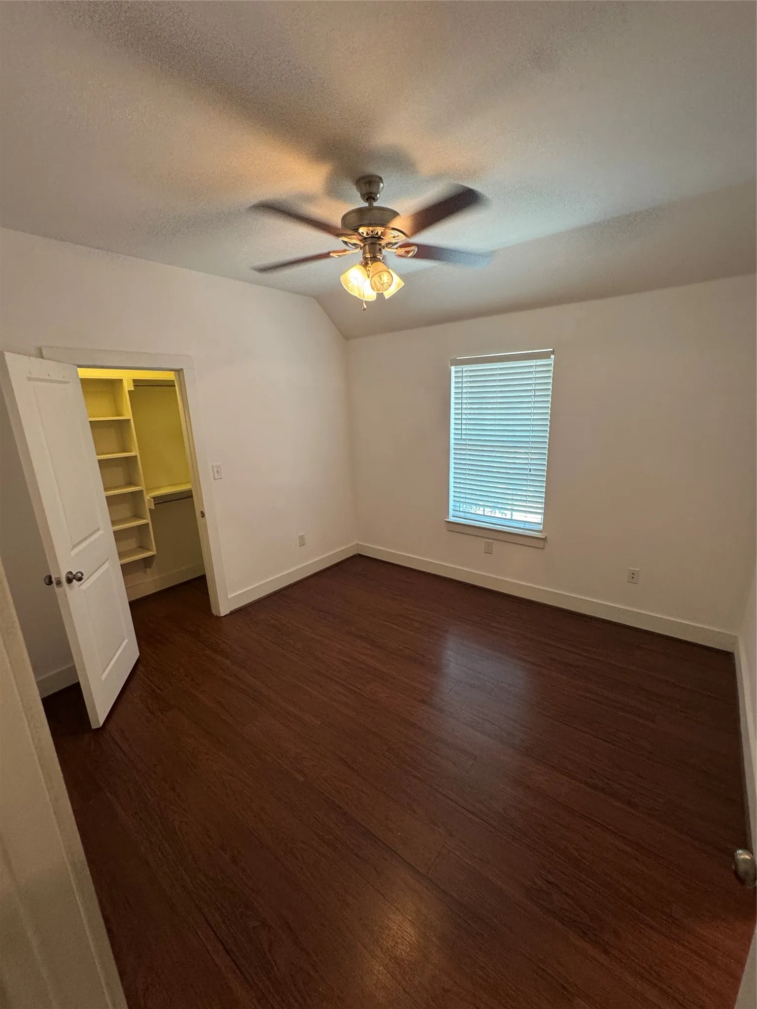 Apartment For Rent in Denton County , 910 Fannin 203, Denton, Texas 76201, 2 Bedroom, 2 Bathroom, Garage spaces, 925 Sqft, built in 2017, mls#21374040, Real Estate Agent in Denton, Homes For Rent in Denton county, Homes For Rent in Denton, Realtor in Denton Texas, Real Estate Brokerage Independent Realty Texas, Luminita Cordes Realtor